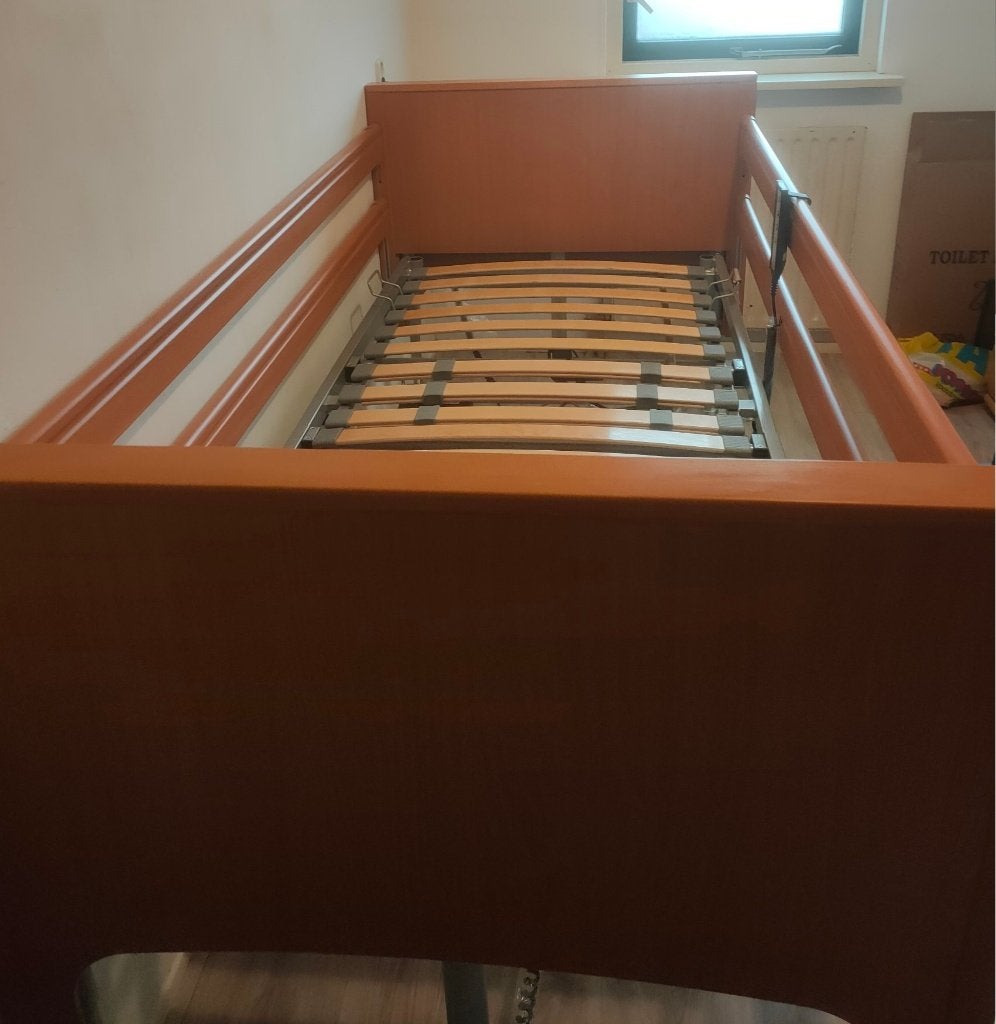 Zorgbed Hoog Laag Carely 90x200cm MetZorgmatrasIncontinentie, Ophalen, Gebruikt