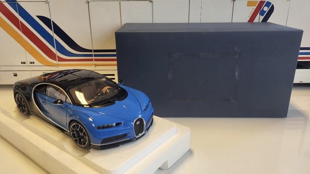 AUTOart Signature Bugatti Chiron French Racing Blue, Gebruikt, Auto, Autoart, Ophalen of Verzenden