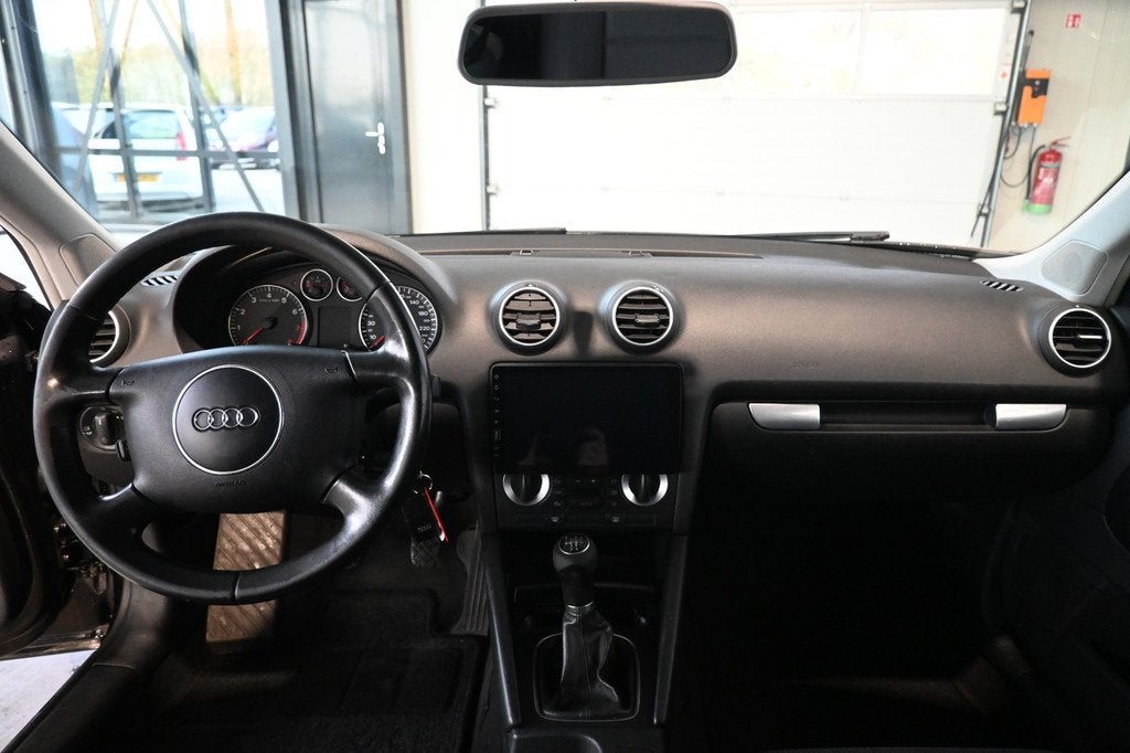 Audi A3 1.6 Attraction Clima Cruise Control Lichtmetaal All, Auto's, Audi, Voorwielaandrijving, Stof, Gebruikt, 4 cilinders