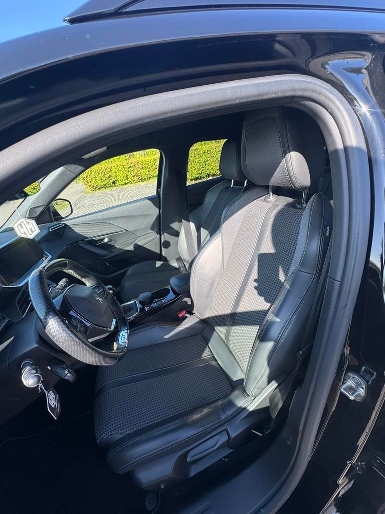 Foto 13 van Peugeot 2008 1.2 Puretech GT