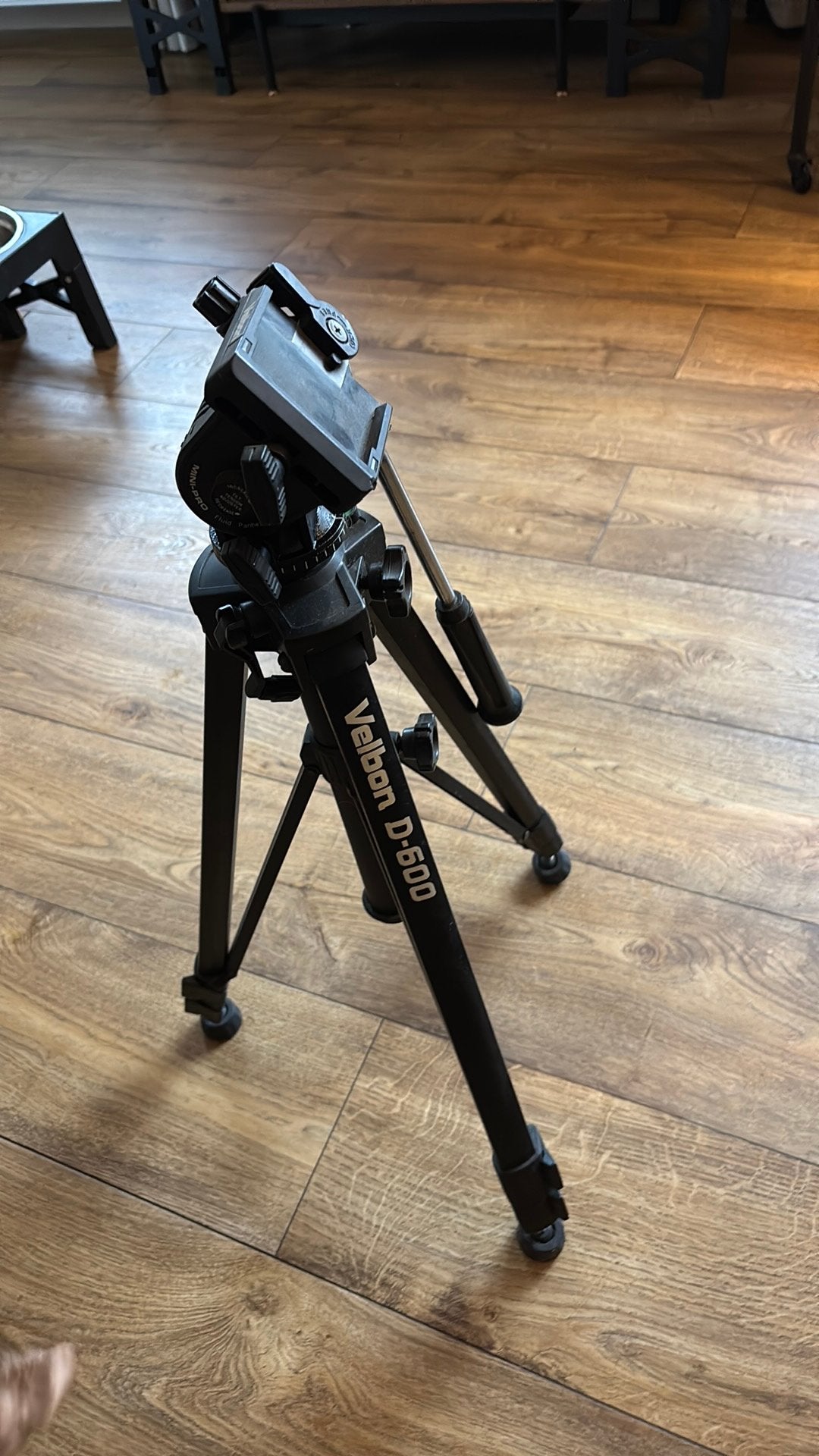 Statief Velbon D-600, Audio, Tv en Foto, Ophalen, Zo goed als nieuw, Driepoot