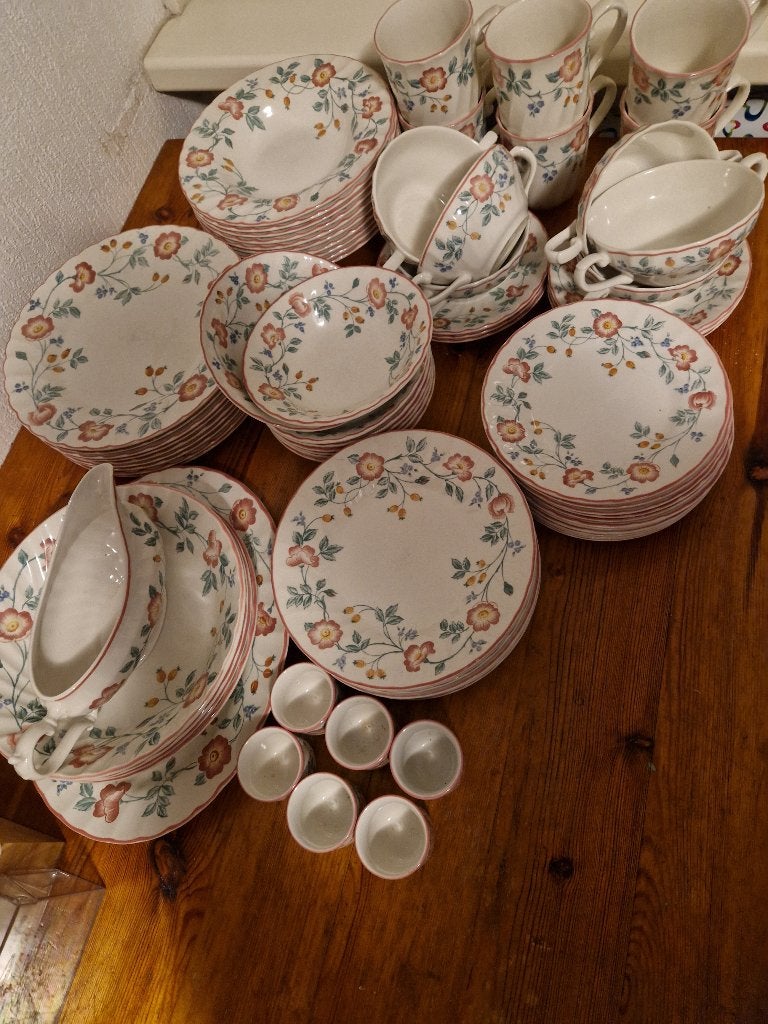 Servies Churchill, Huis en Inrichting, Ophalen, Overige merken, Keramiek, Zo goed als nieuw