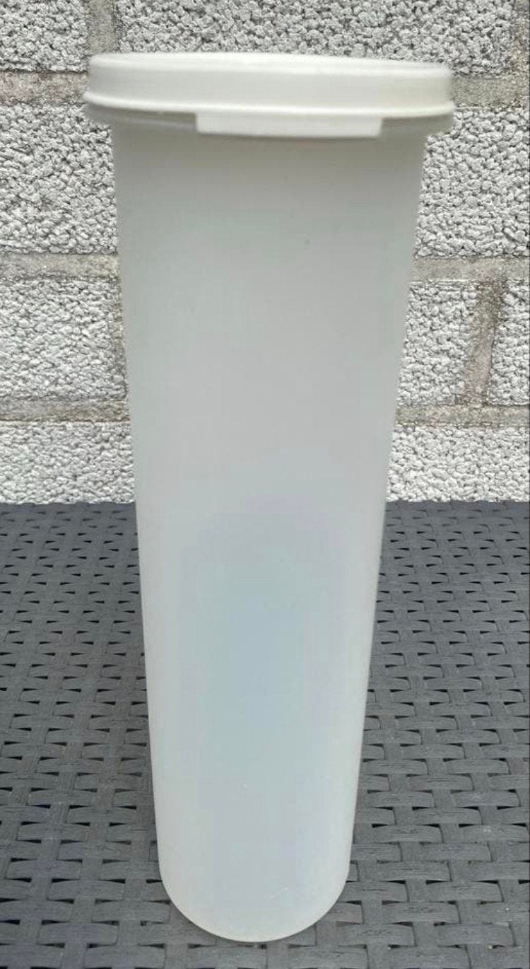 Spaghetti beker met deksel van Tupperware. H. 28,5 cm., Huis en Inrichting, Keuken | Tupperware, Ophalen of Verzenden, Zo goed als nieuw