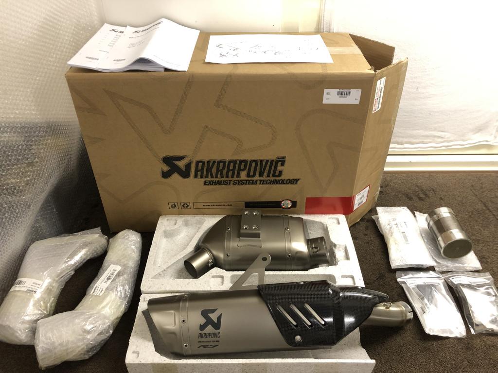 Akrapovic uitlaat systeem Yamaha YZF-R7 YZFR7 R7 2021-2023, Verzenden, Nieuw, Info@yamaha-motor.de, 2500 Shingai, Iwata, Shizuoka, 438-8501, JP