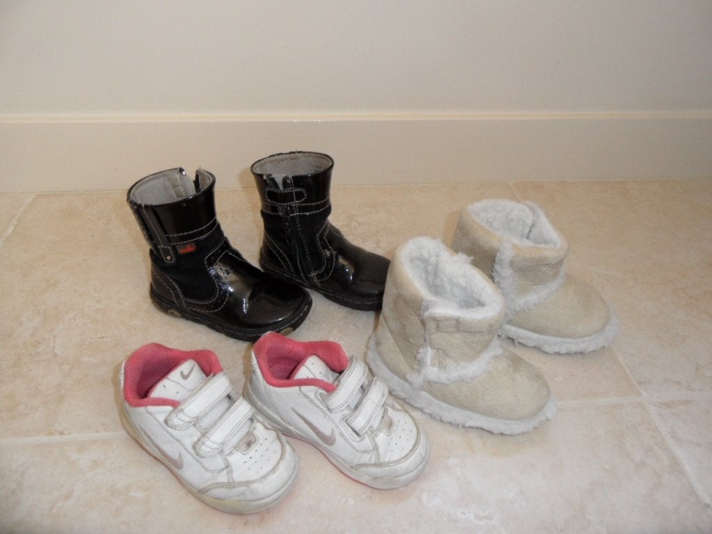 Bunnies sandalen Brakkies Laarsjes Nike Gympen 22, Jongen of Meisje, Schoenen, Ophalen of Verzenden, Zo goed als nieuw