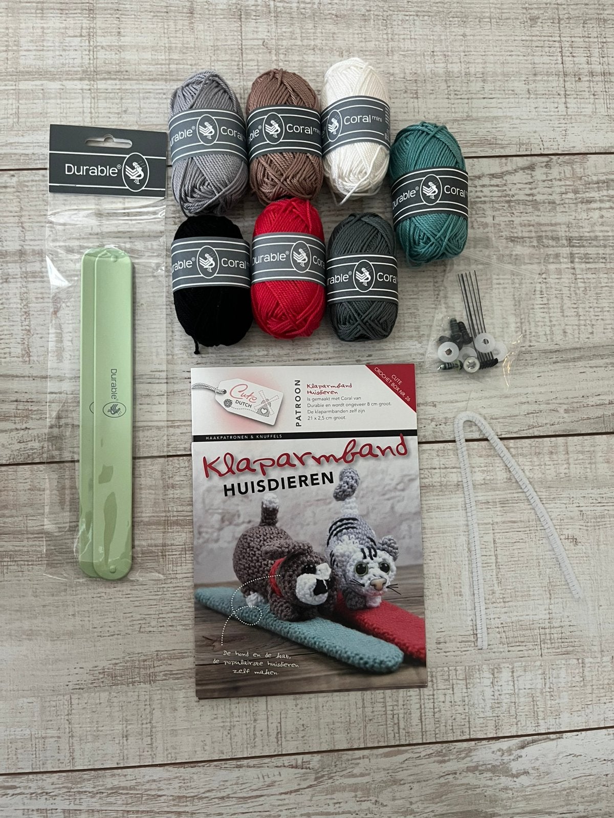 Haakpakket klaparmbanden huisdieren, Hobby en Vrije tijd, Ophalen of Verzenden, Nieuw, Haken, Overige typen