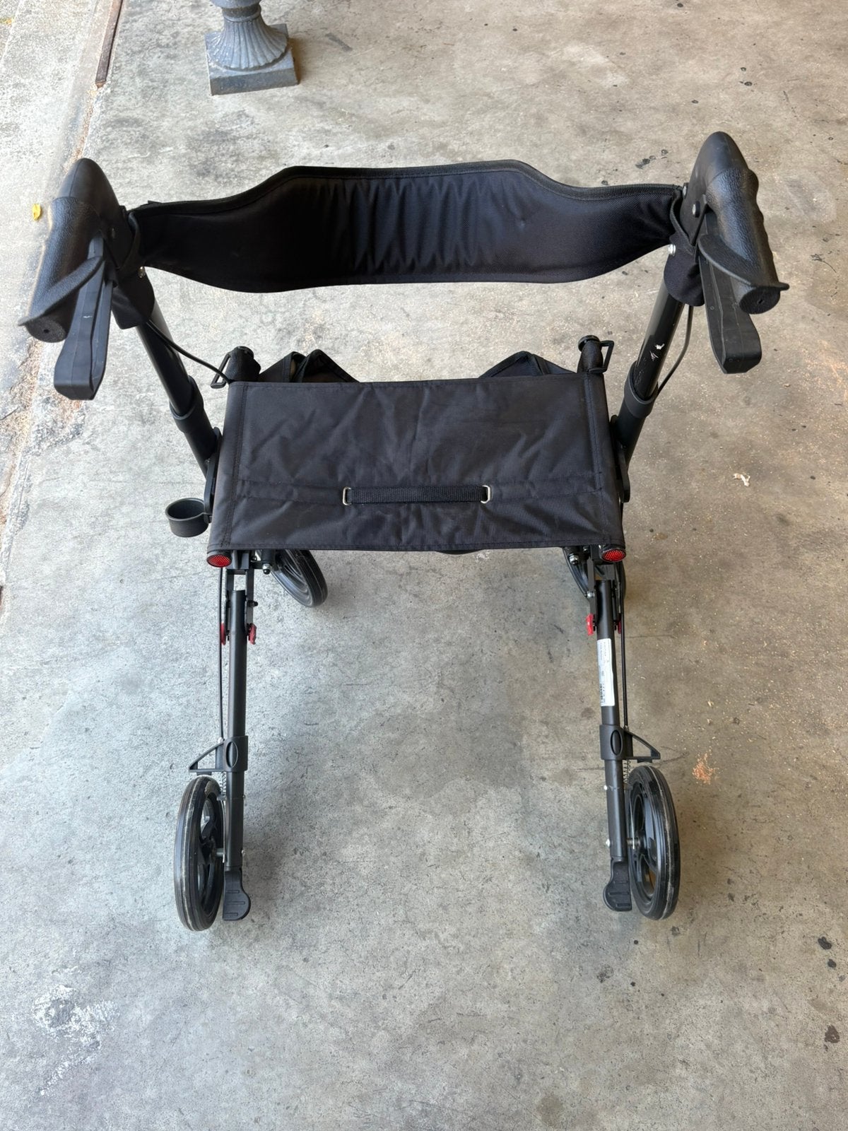 nette rollator bijna niet gebruikt, Ophalen, Lichtgewicht, Zo goed als nieuw