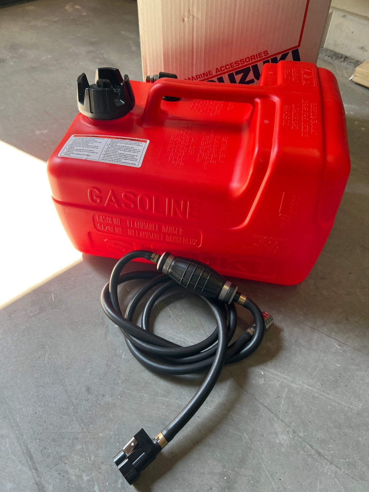 Nieuwe Suzuki 12 liter benzinetank in doos, Watersport en Boten, Ophalen, Nieuw, Motor en Techniek