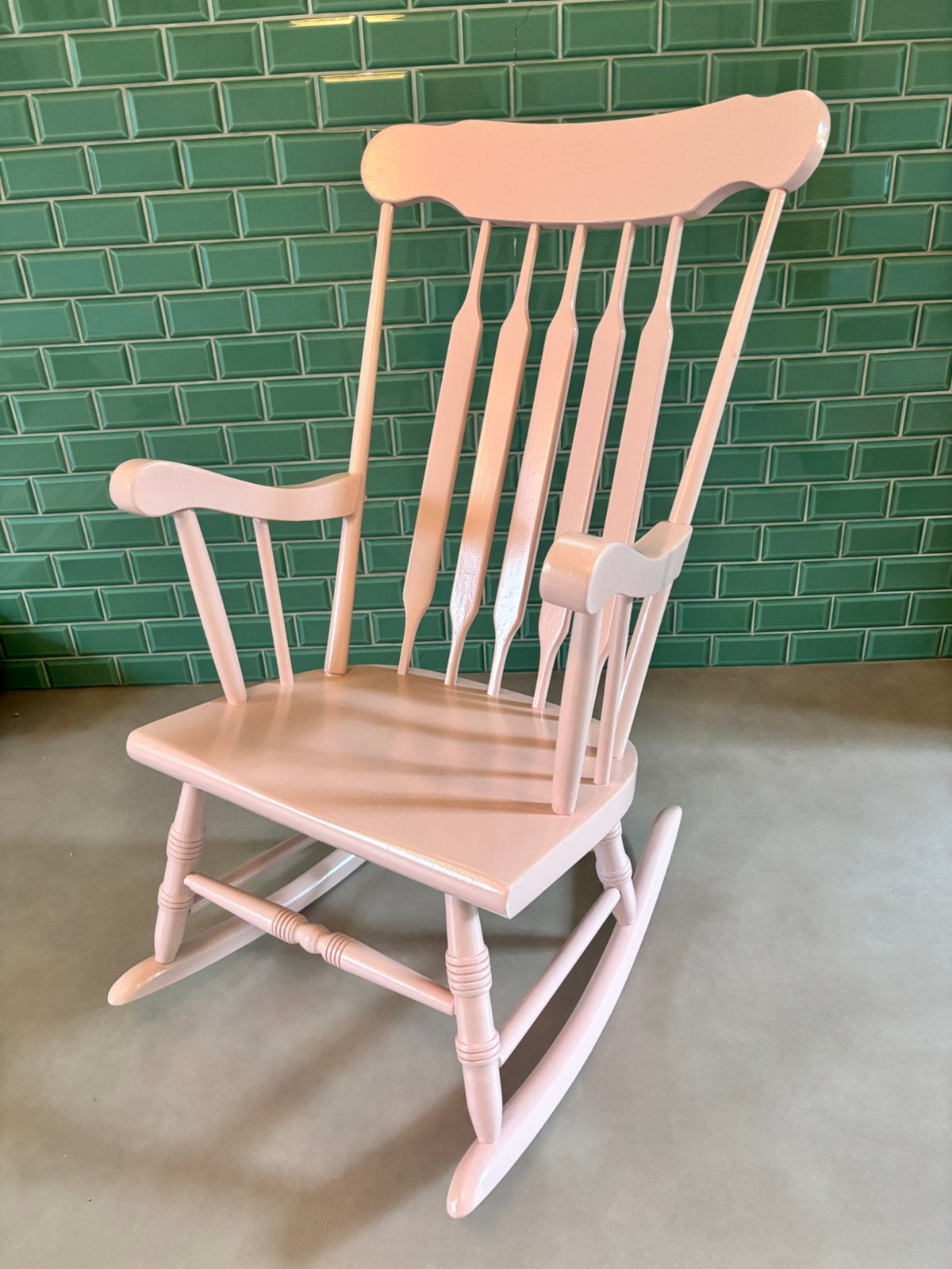 Vintage schommelstoel oud rose, Kinderen en Baby's, Kinderkamer | Tafels en Stoelen, Ophalen, Zo goed als nieuw, Stoel(en)