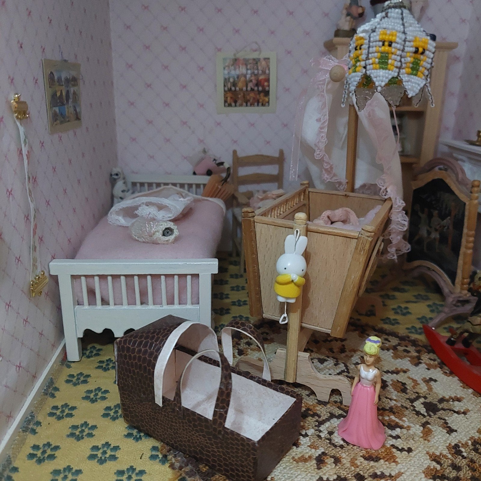 kinderwieg voor poppenhuis, Ophalen of Verzenden, Poppenhuis