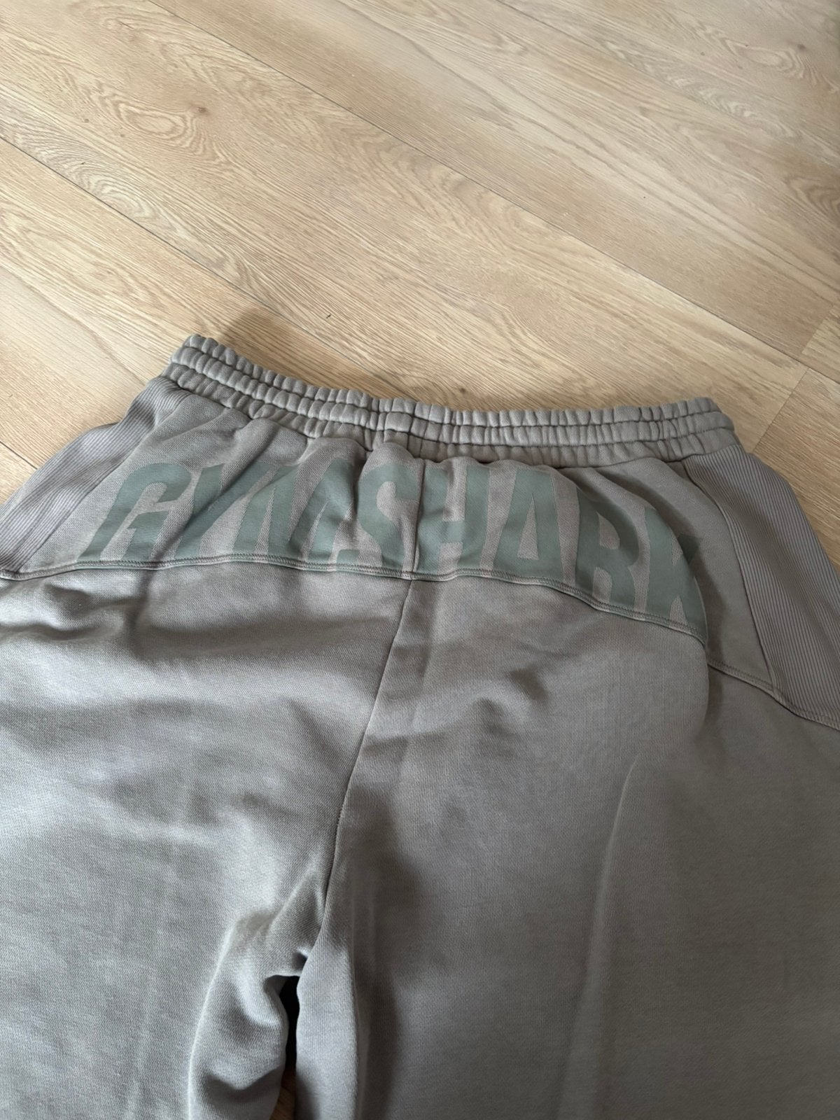 Gymshark power washed jogger grijs Limeted edition L, Ophalen of Verzenden, Zo goed als nieuw, Maat 52/54 (L), Grijs