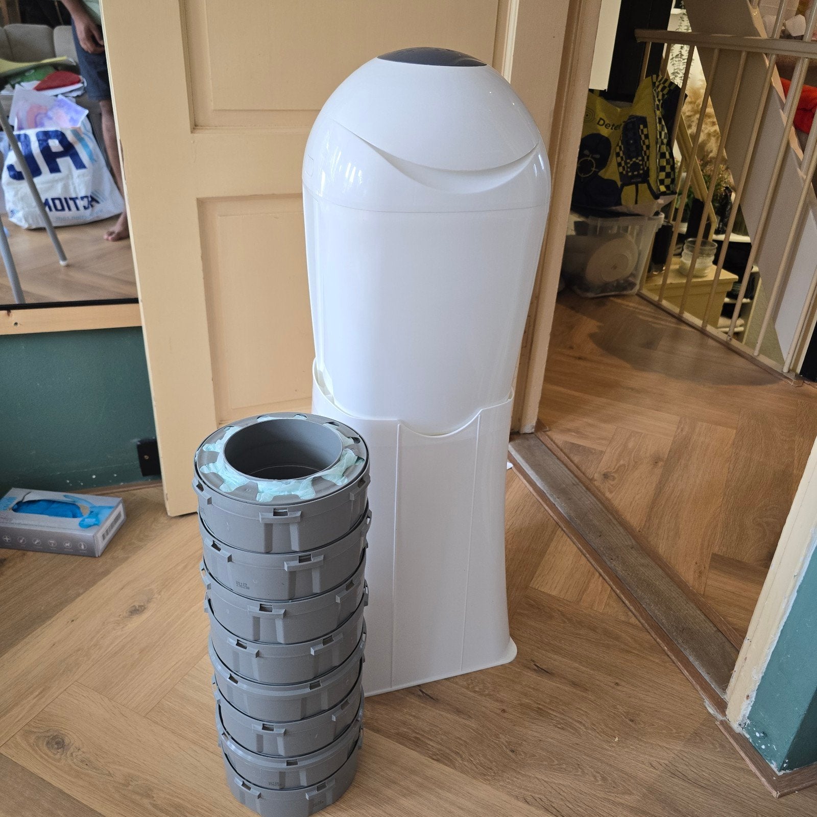 Tommee Tippee Sangenic luieremmer met veel navullingen, Ophalen, 50 – 75, Kunststof, Zo goed als nieuw
