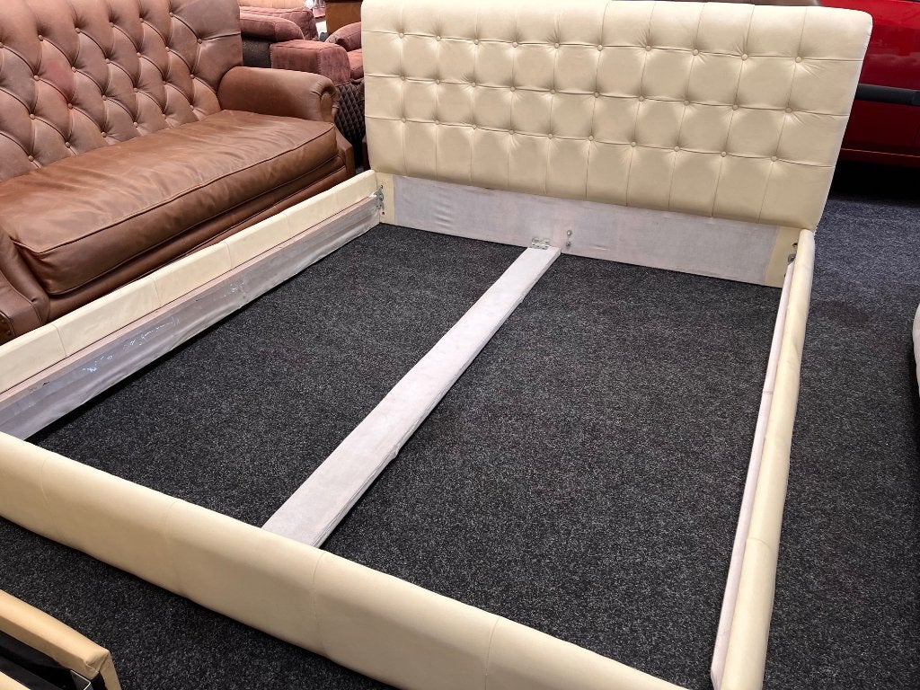 Week Aktie !! Creme Leren Chesterfield bed ombouw, Ophalen, Overige materialen, Chesterfield, Tweepersoons