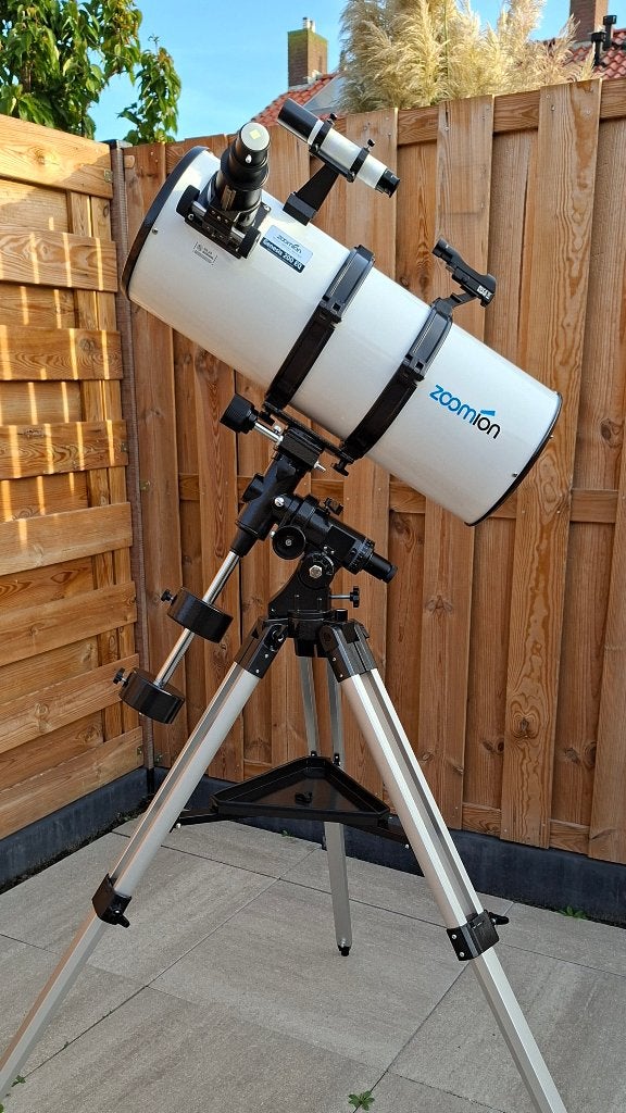 Telescoop ZOOMION Genesis 200  EQ-4, Audio, Tv en Foto, Ophalen, 200 mm of meer, Met statief, Spiegeltelescoop (reflector)