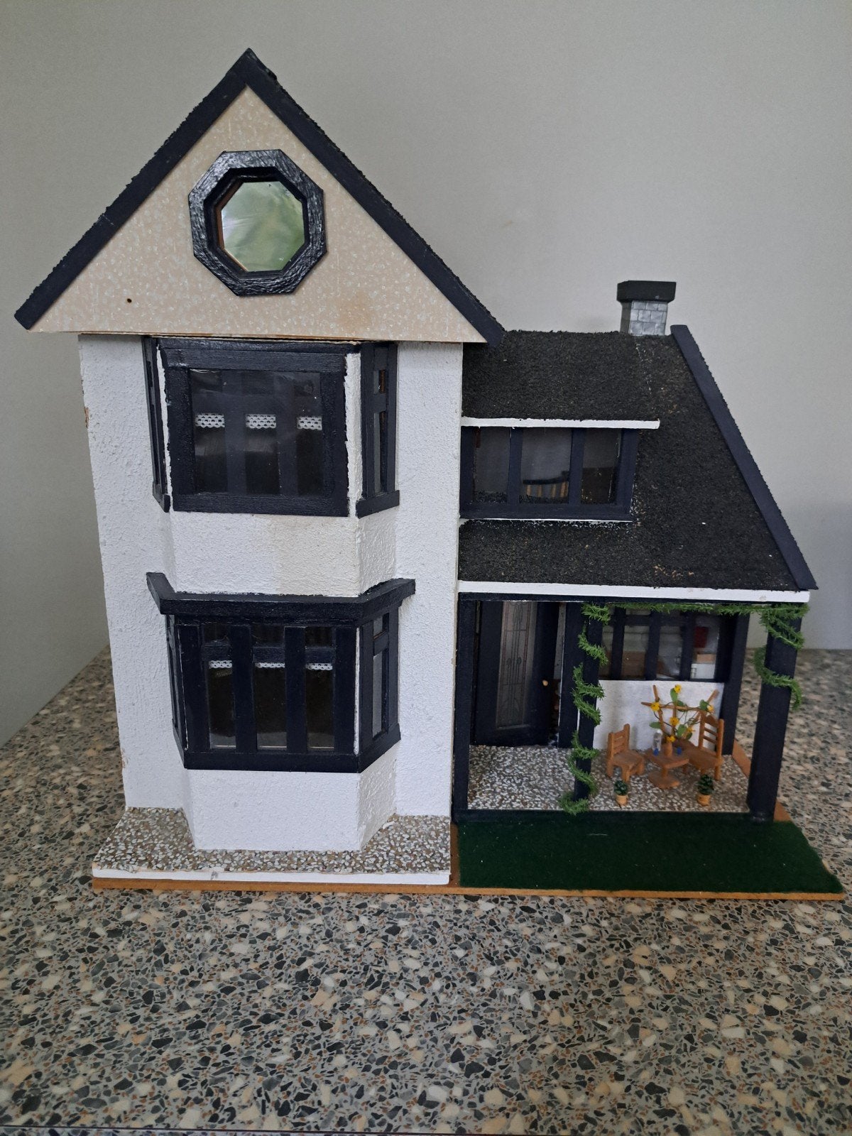 Poppenhuis 1:24, Ophalen of Verzenden, Zo goed als nieuw, Poppenhuis