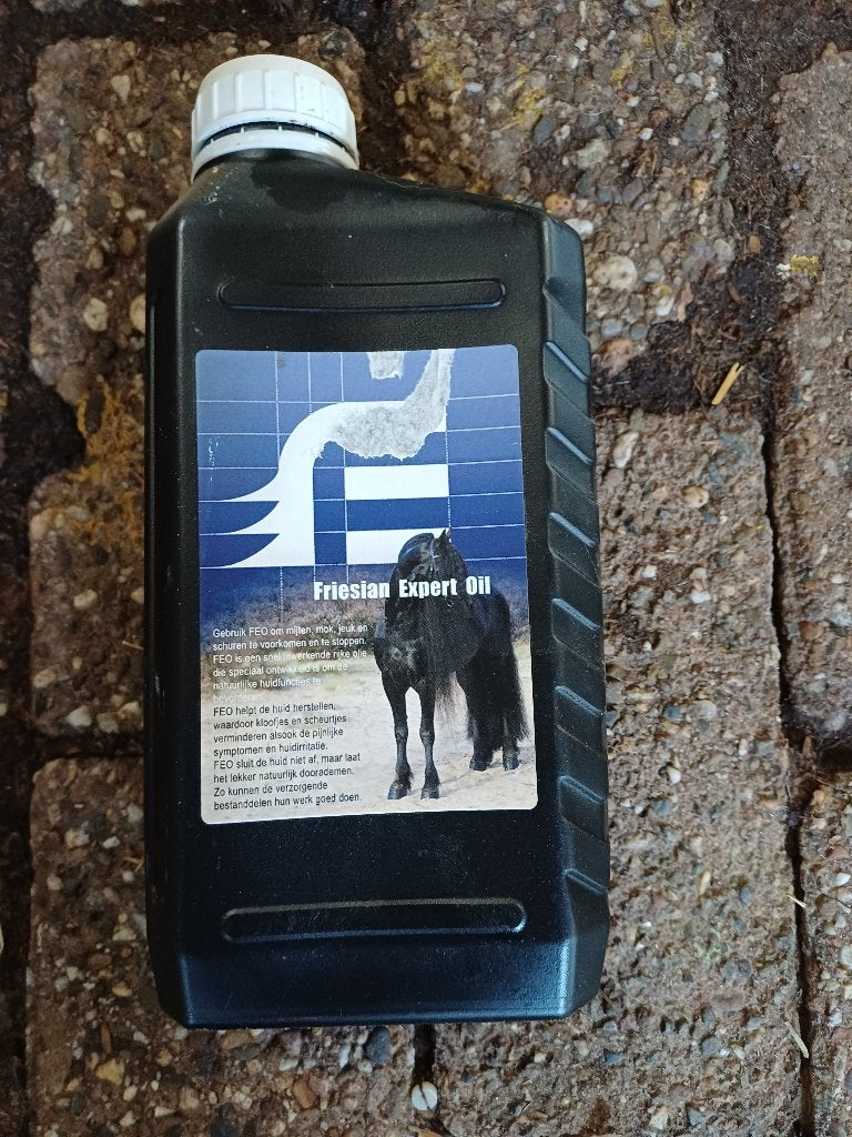 Frisian oil  paard, Dieren en Toebehoren, Overige merken, Ophalen of Verzenden, Zo goed als nieuw, Verzorgingsset
