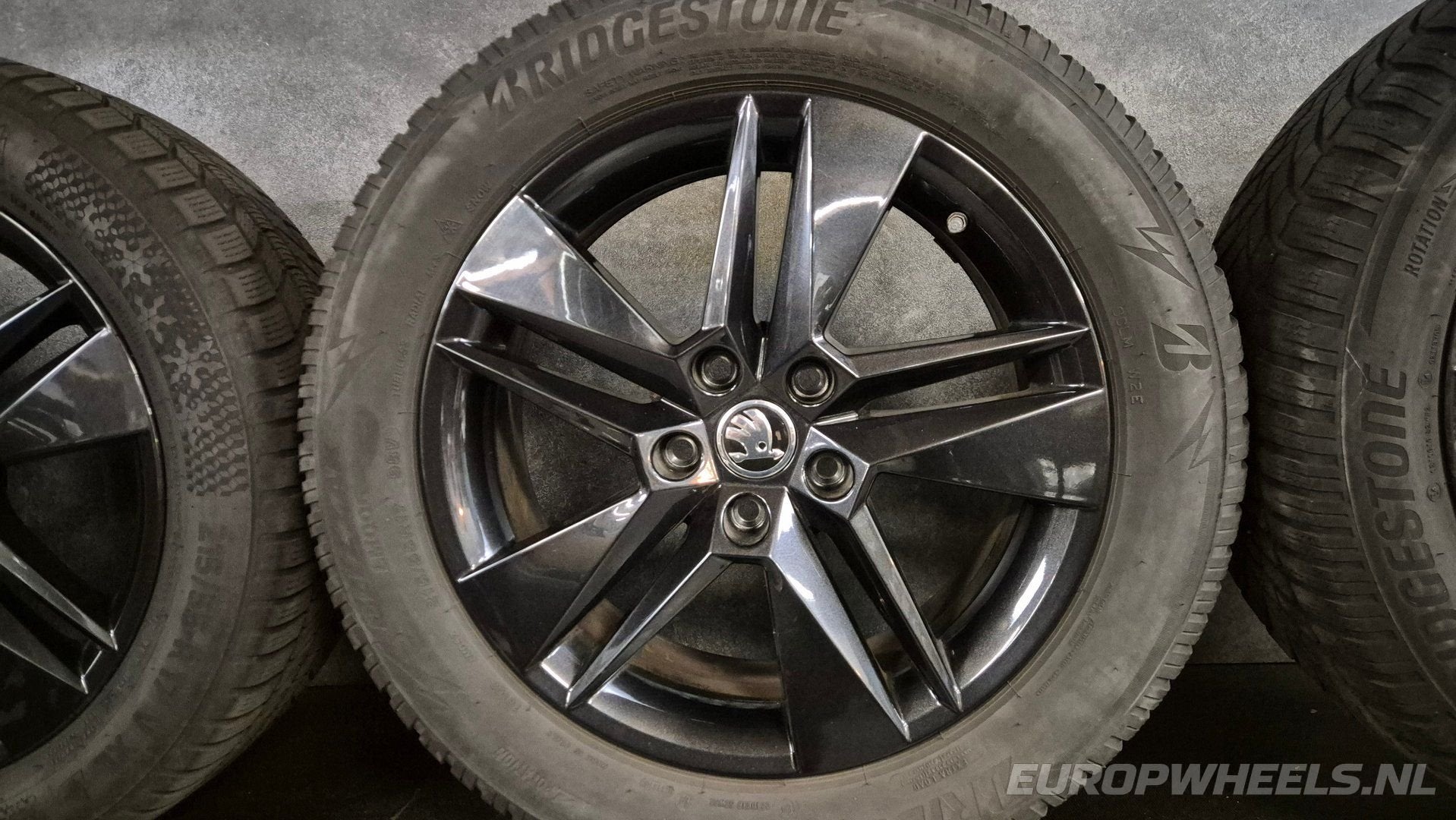 17 inch Skoda Superb 3V Passat B8 Karoq velgen winterbanden, Auto-onderdelen, -, -, Banden en Velgen, 17 inch