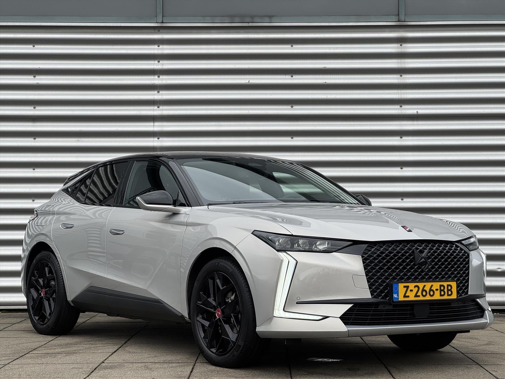 DS DS 4 1.6 E-Tense 225pk Aut Performance Line | 360 Camera, Auto's, DS, Stof, Gebruikt, 4 cilinders, 179 pk