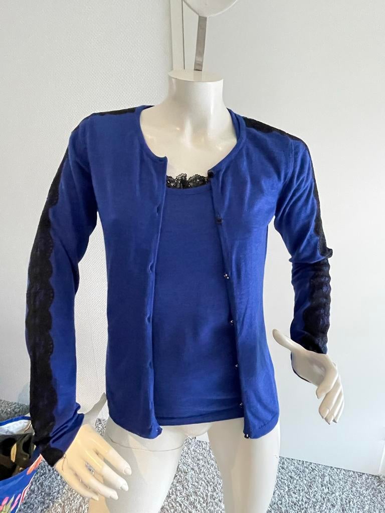 Escada twinset met kant maat s, Blauw, ., Ophalen of Verzenden, Zo goed als nieuw