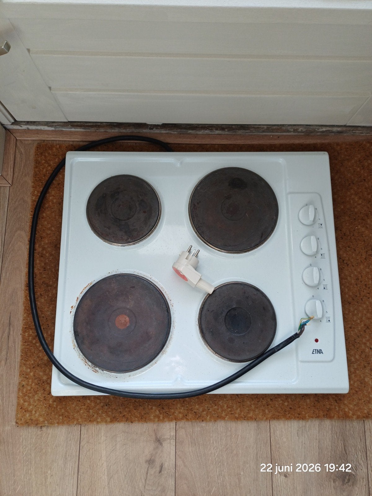 Etna EKP327wit/e3 elektrische kookplaat 6000W, Witgoed en Apparatuur, Kookplaten, Gebruikt, Verzenden, 4 kookzones, Vrijstaand