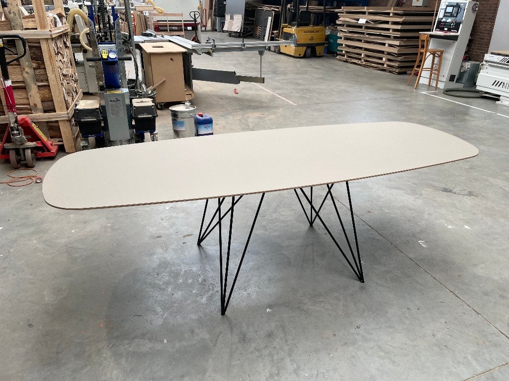 Design eettafel Tables by Tim 240 x 90 cm (Nieuw), Huis en Inrichting, Tafels | Eettafels, Ophalen, Overige materialen, Tables by Tim