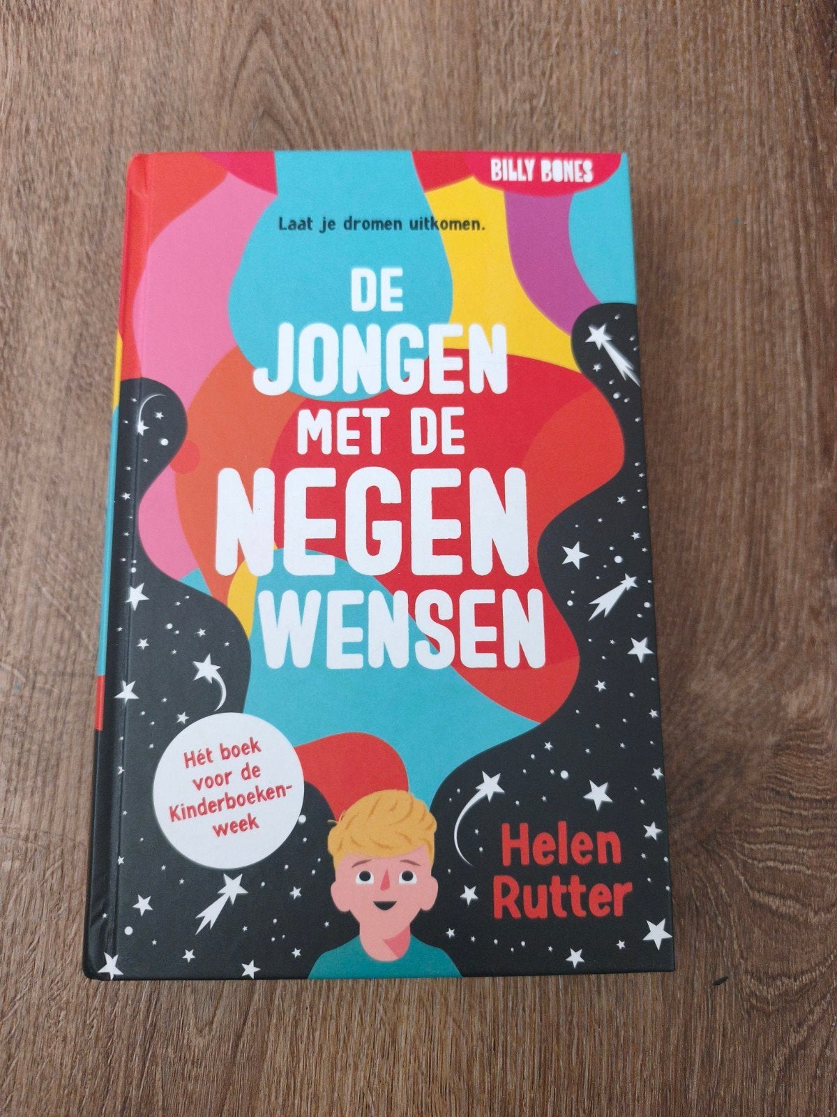 De Jongen met de Negen Wensen - Helen Rutter (ZGAN), Boeken, Ophalen of Verzenden, Zo goed als nieuw, Helen Rutter, Fictie