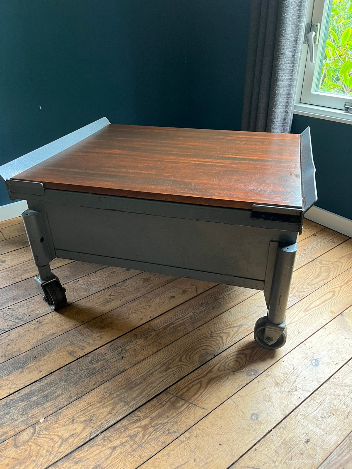 Industriële salontafel, Ophalen, Eikenhout, 50 tot 100 cm, Zo goed als nieuw