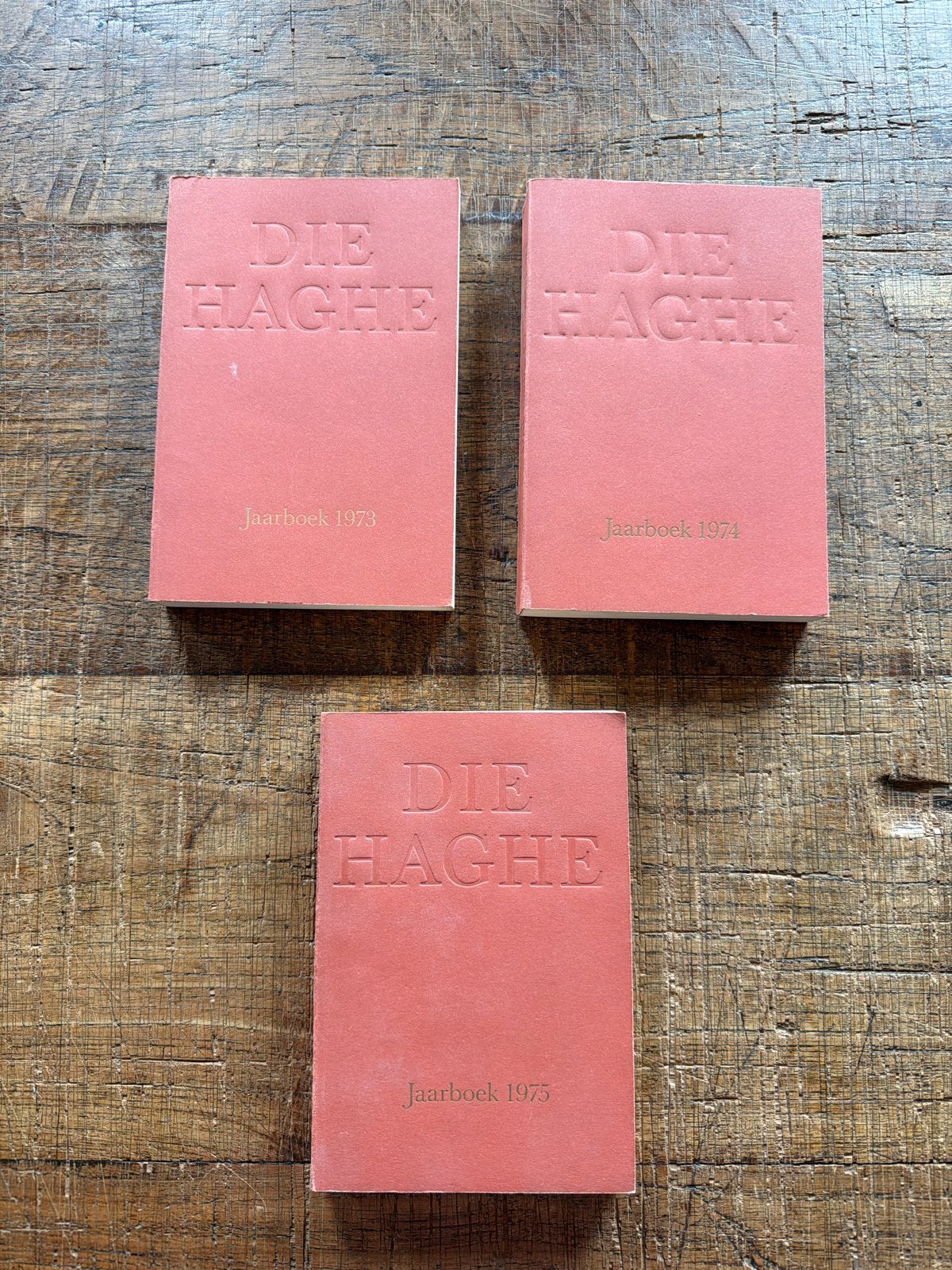 Die Haghe Jaarboeken 1973, 1974, 1975 - Geschiedkundige Vere, Ophalen of Verzenden, 20e eeuw of later, Gelezen