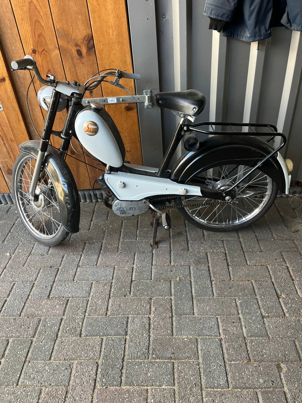 Sparta bromfiets zonder kenteken, Ophalen, Sparta