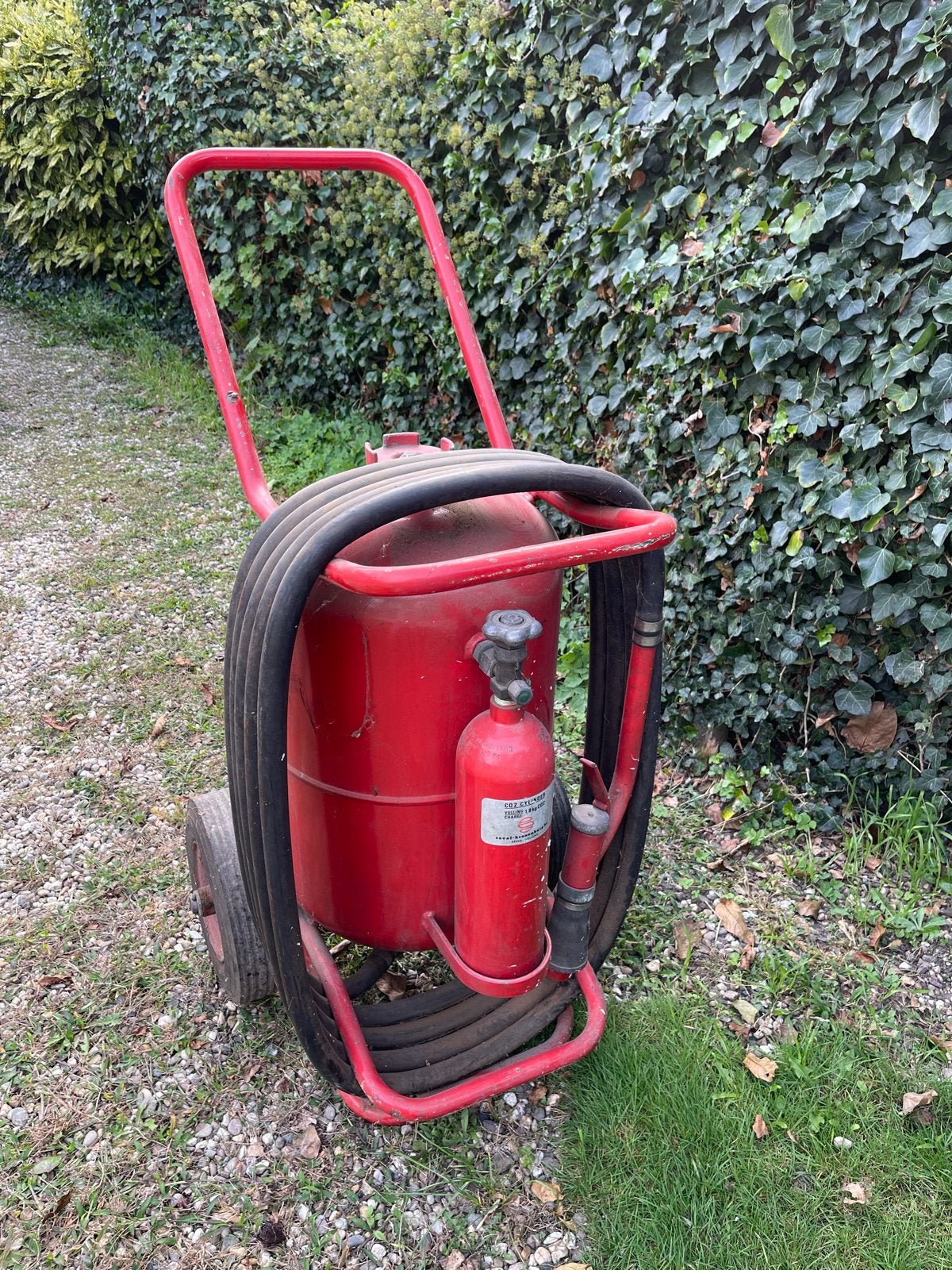 Saval-Kronenburg Poederblusser type M-50 op wielen, Ophalen, Gebruikt, Brandblusser