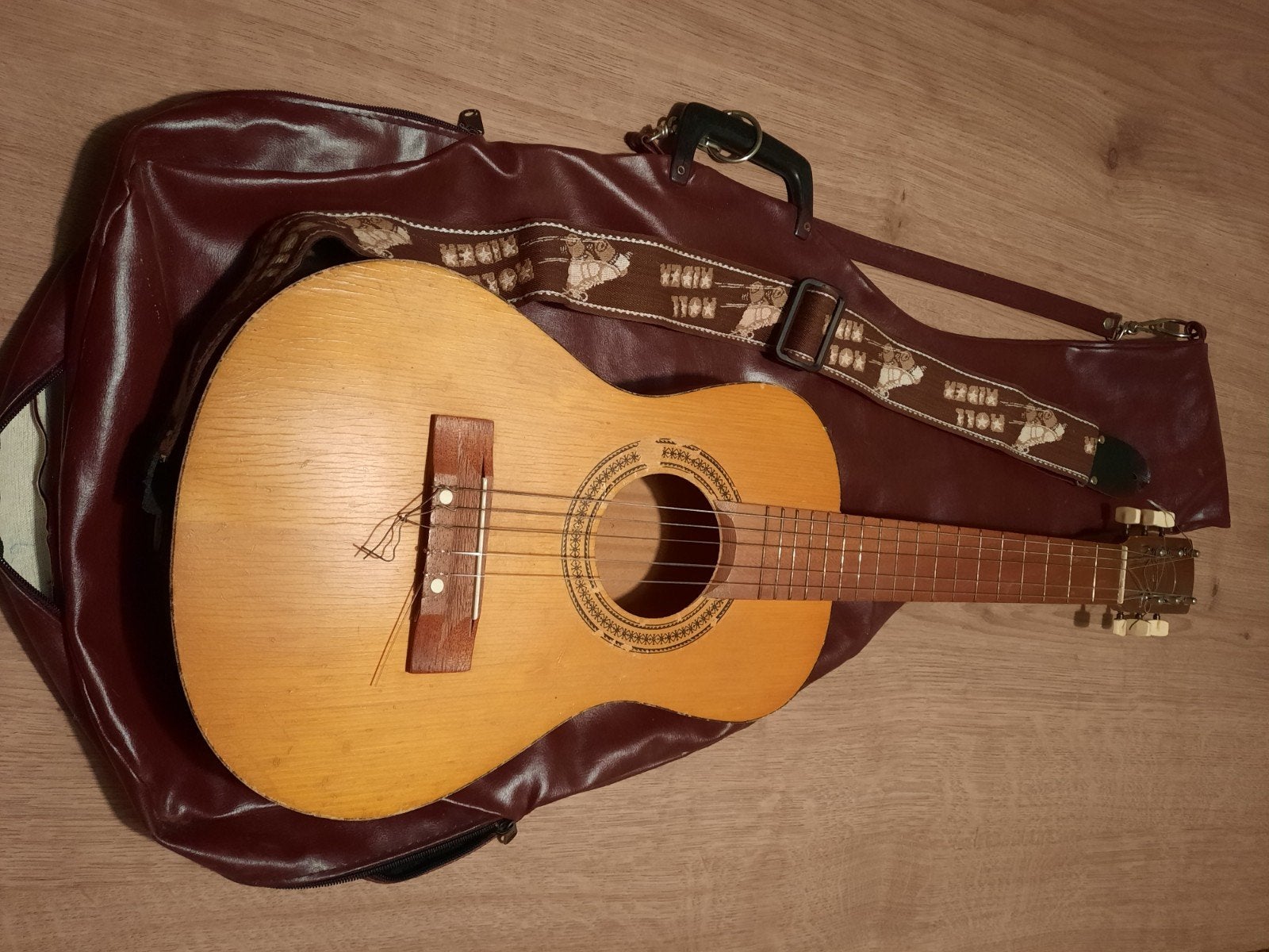 Tekoop kindergitaar, Ophalen, Zo goed als nieuw, Klassieke of Spaanse gitaar