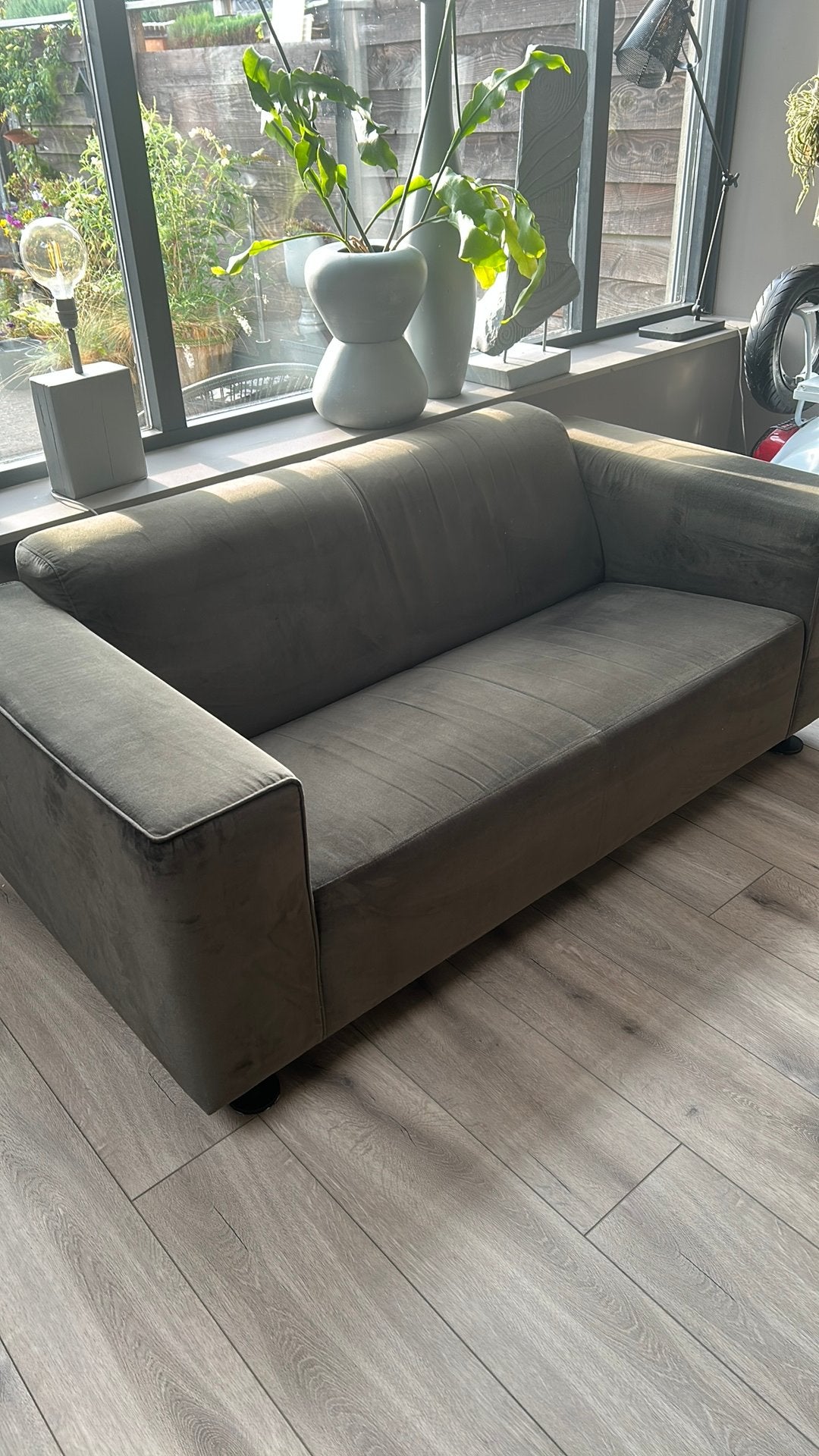 MOET NU WEG !Grijsgroenig velvet bank 182cm, Huis en Inrichting, Ophalen, Gebruikt, 150 tot 200 cm, Tweepersoons