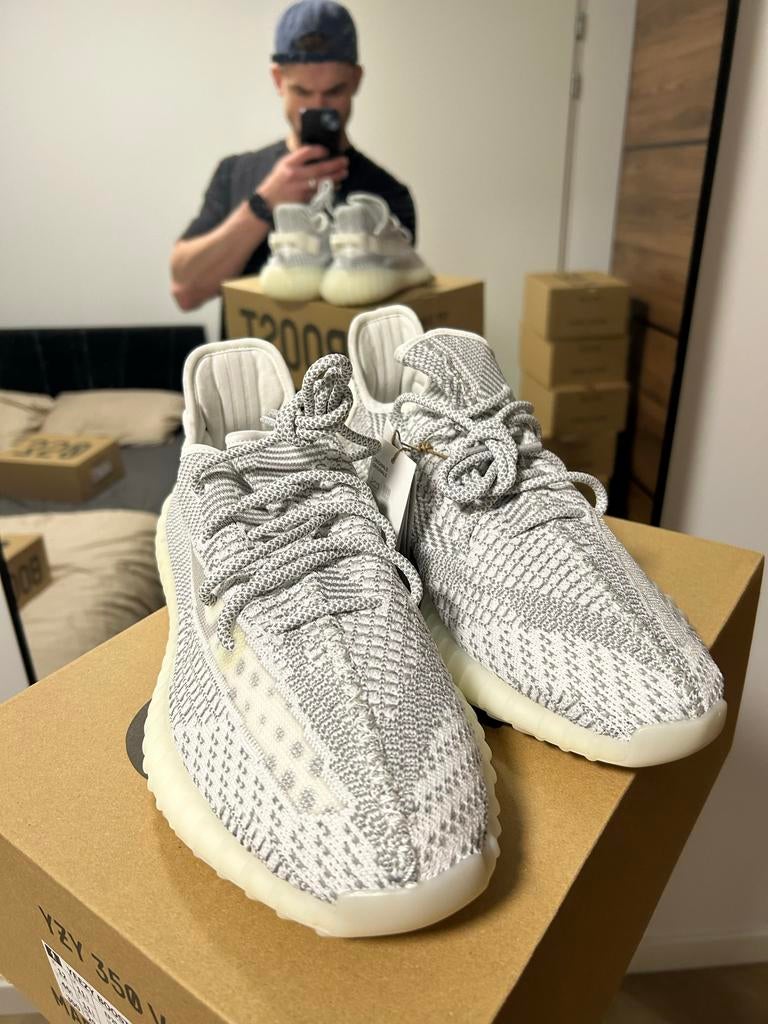 Yeezy 350 Boost V2 Light - Maat 46, Kleding | Heren, Schoenen, Ophalen of Verzenden, Zo goed als nieuw, Overige kleuren, Sneakers of Gympen