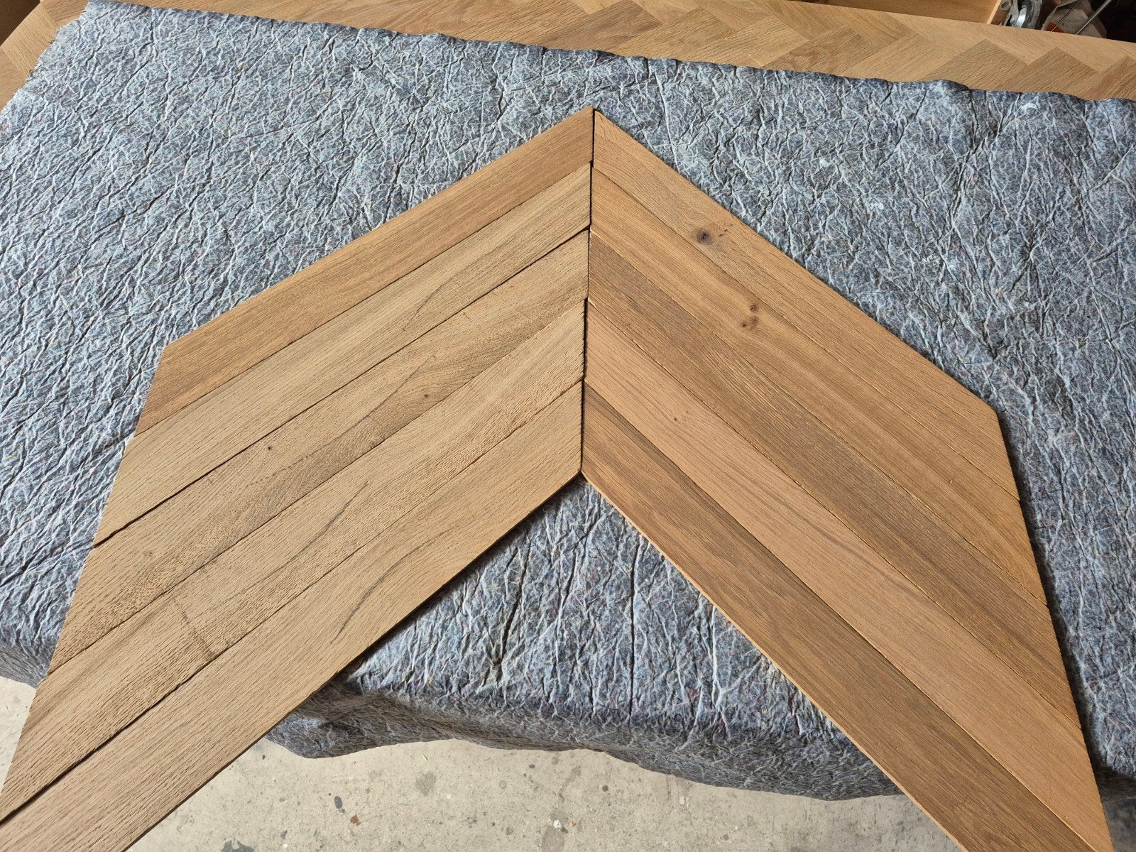 restpartij Hongaarse punt 30m2 NIEUW eiken, Ophalen, Nieuw, 10 m² of meer, 10 tot 30 cm