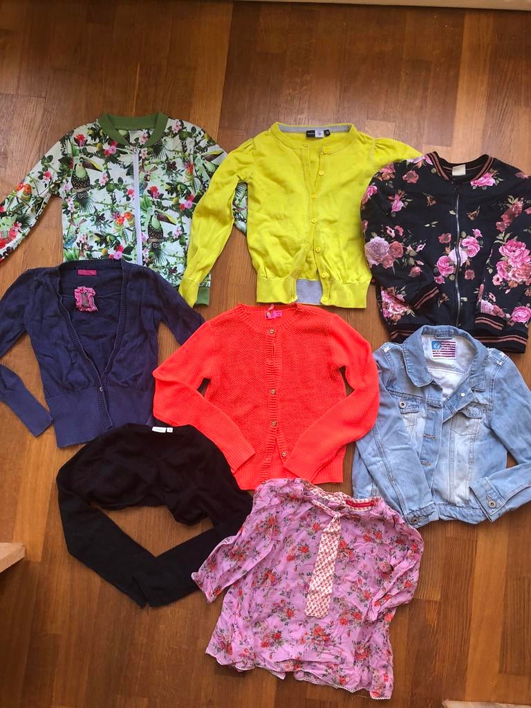 Mega Pakket 100+ stuks merkkleding meisje 122 128 zie fotos, Kinderen en Baby's, Kinderkleding | Maat 128, Ophalen of Verzenden