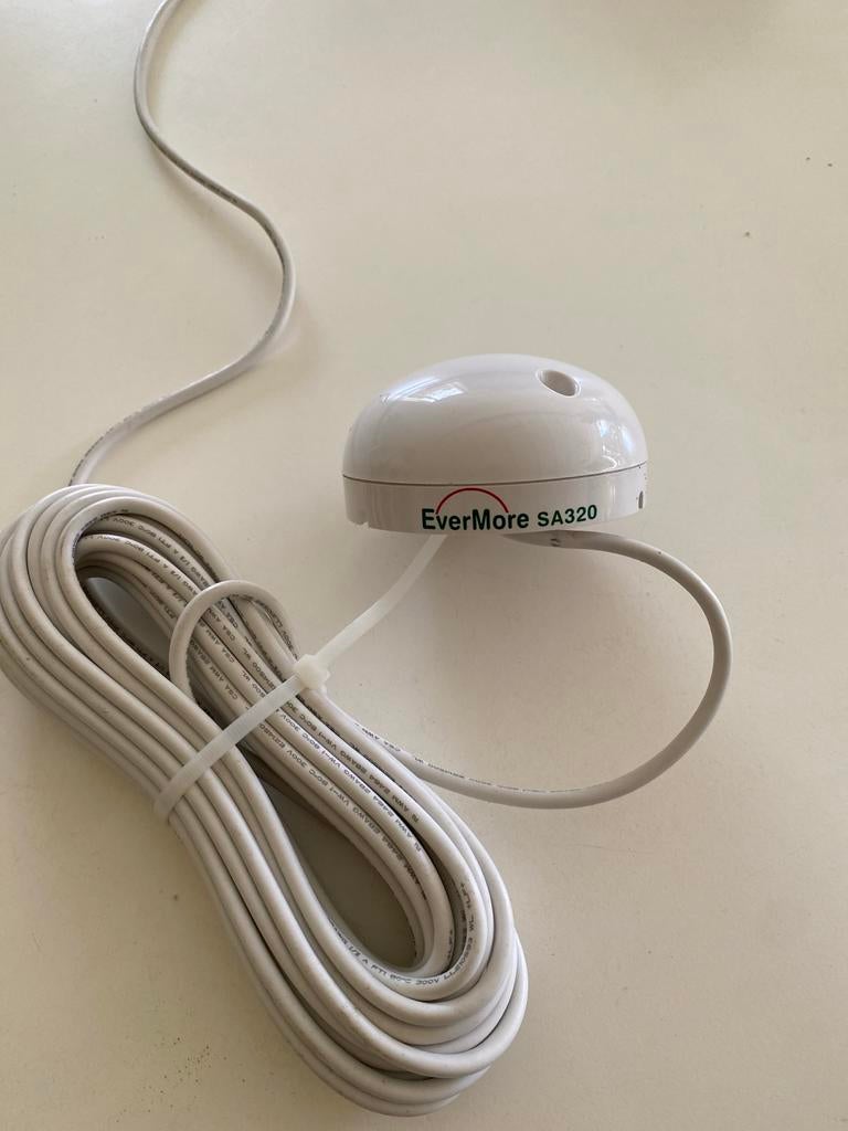 Nieuwe GPS antenne Evermore SA320 met 8 meter kabel, Ophalen of Verzenden, Nieuw, Antenne