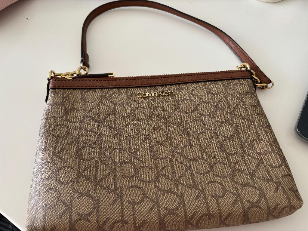 Calvin Klein tas, Ophalen of Verzenden, Zo goed als nieuw, Bruin, Schoudertasje