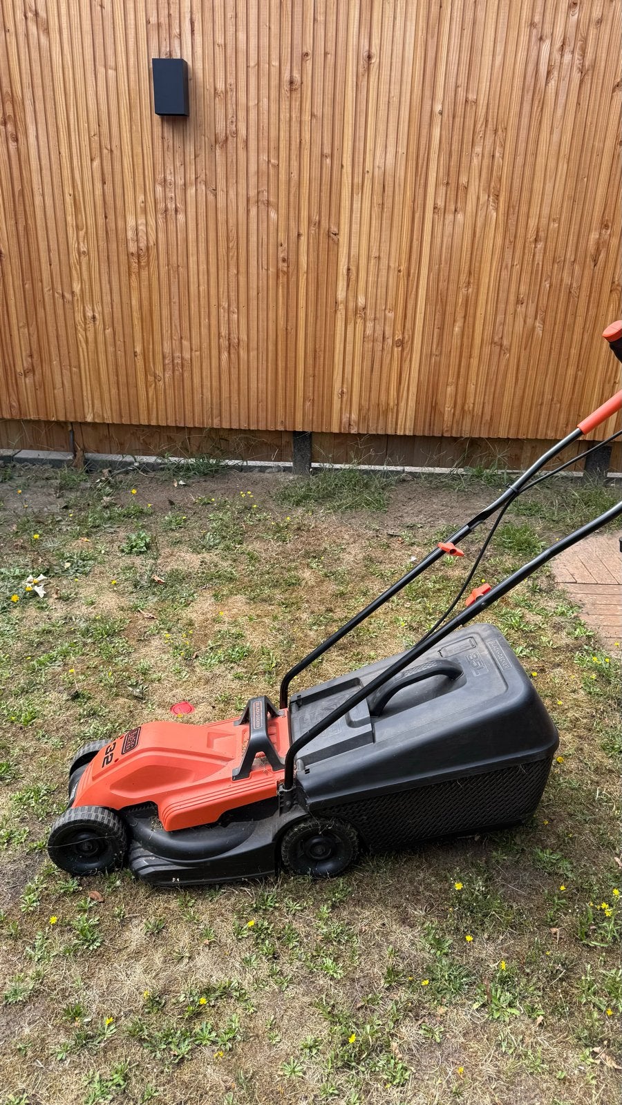 Black & Decker Elektrische Grasmaaier 1200W 32cm, Tuin en Terras, Ophalen, Cirkelmaaier, Gebruikt, Elektrische grasmaaier