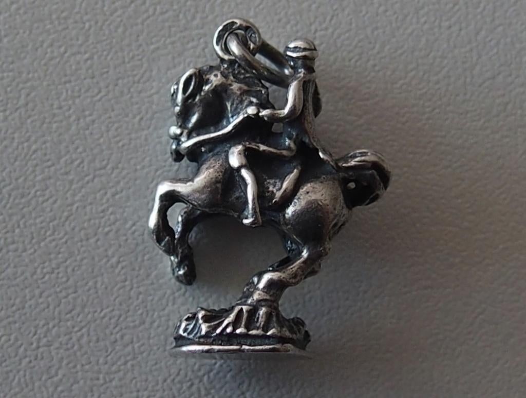 ZILVEREN HANGER: RUITER OP EEN PAARD, Verzenden, Zilver, Hanger