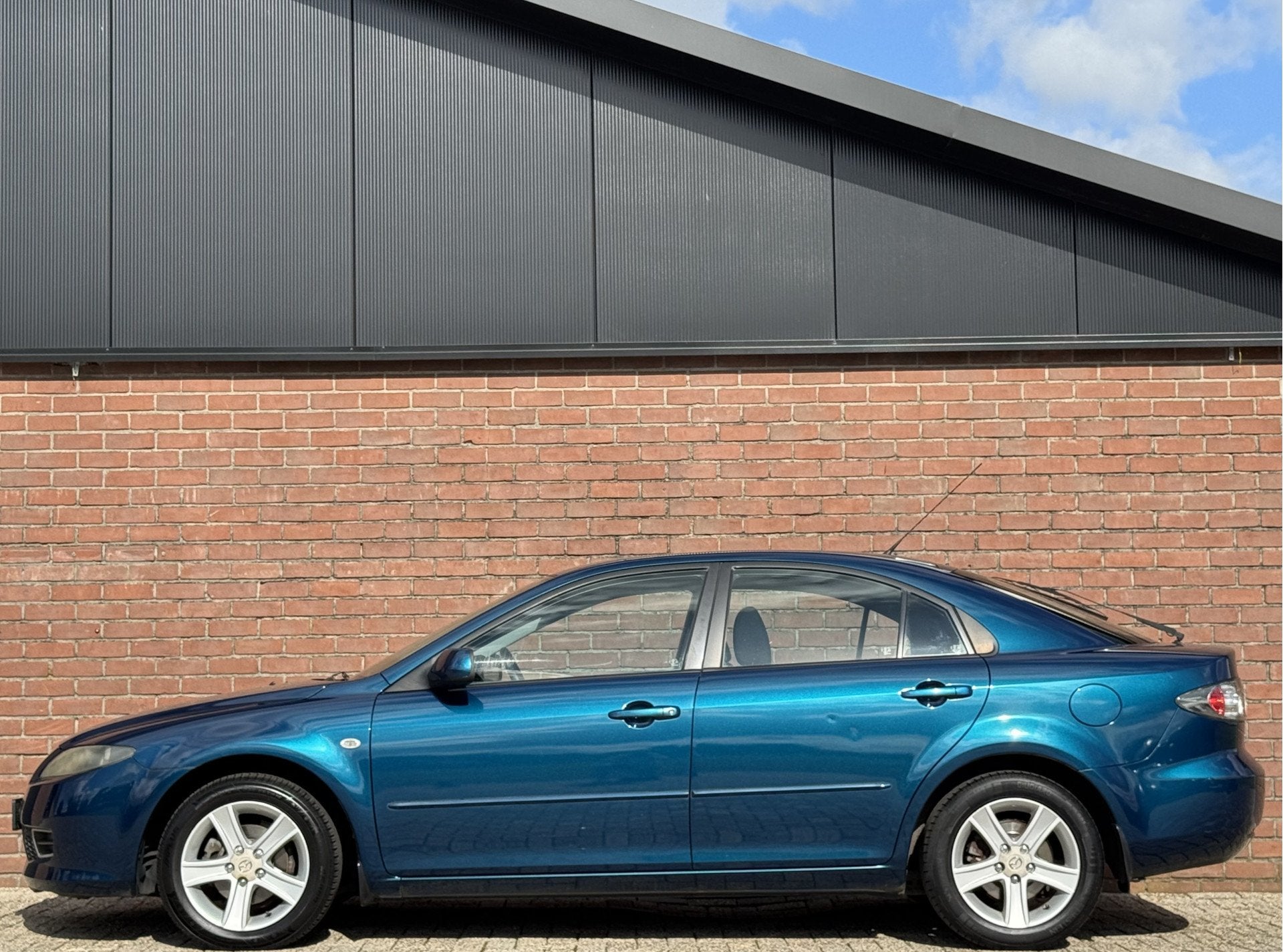 Mazda 6 Sport 1.8I TOURING | NL-AUTO! | CRUISE! | CLIMA!, Auto's, Stof, Gebruikt, Zwart, 4 cilinders