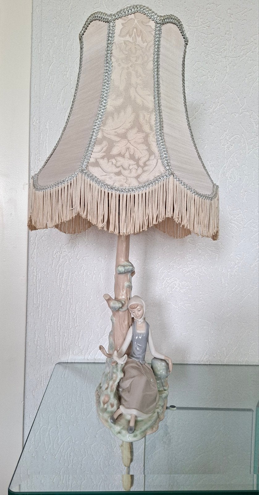 Lladro lamp met bijpassende kap in prima conditie, Antiek en Kunst, Ophalen
