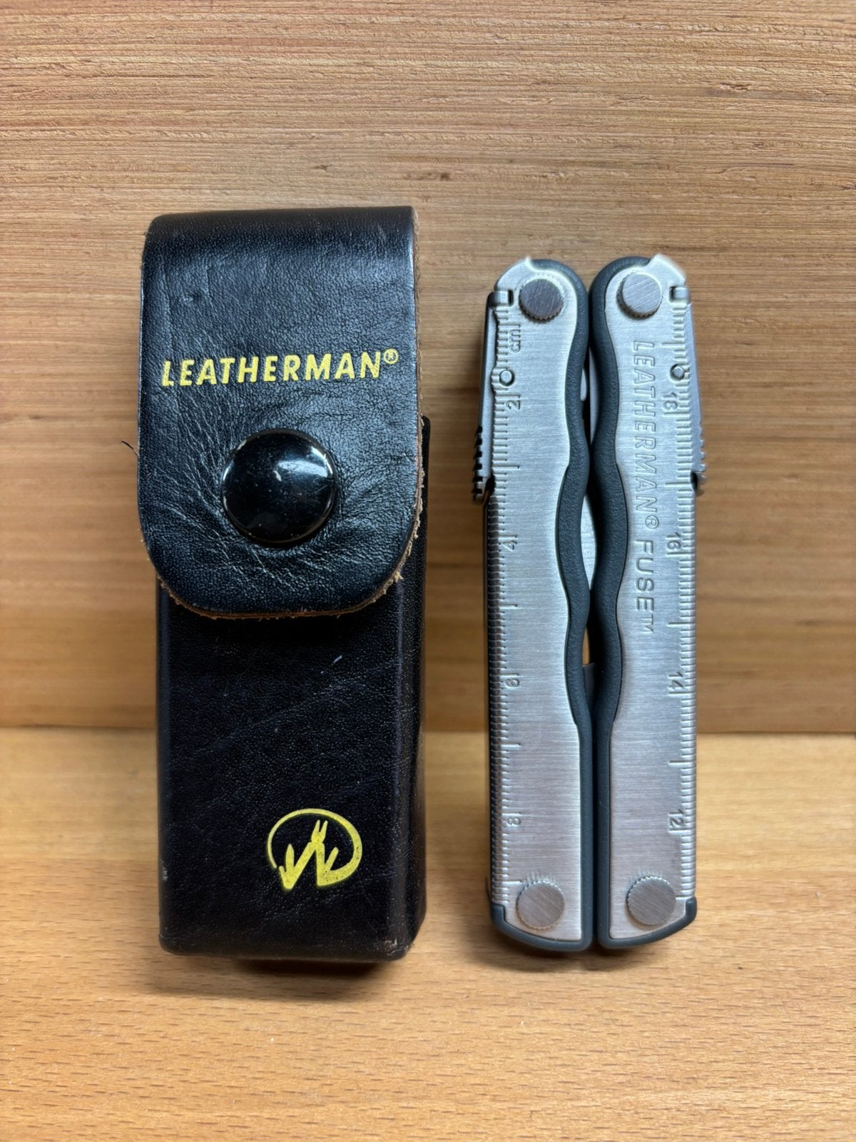 LEATHERMAN FUSE MET LEREN HOES, Ophalen of Verzenden, Zo goed als nieuw