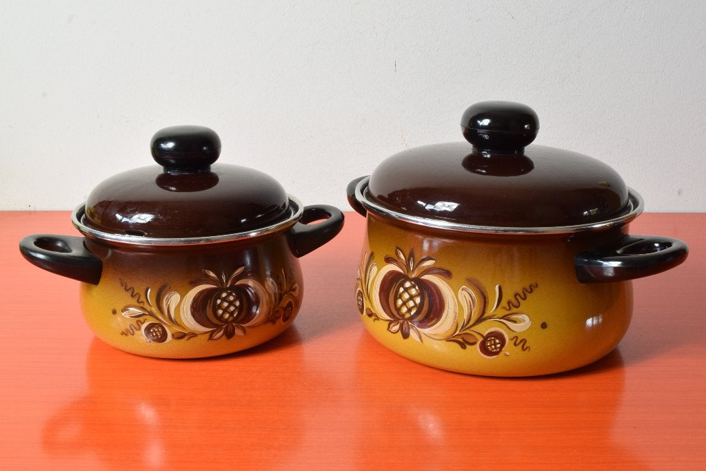 Set van 2 retro vintage emaille jaren 70 pannen / kookpannen, Ophalen of Verzenden, Gebruikt, Overige materialen, Pannenset