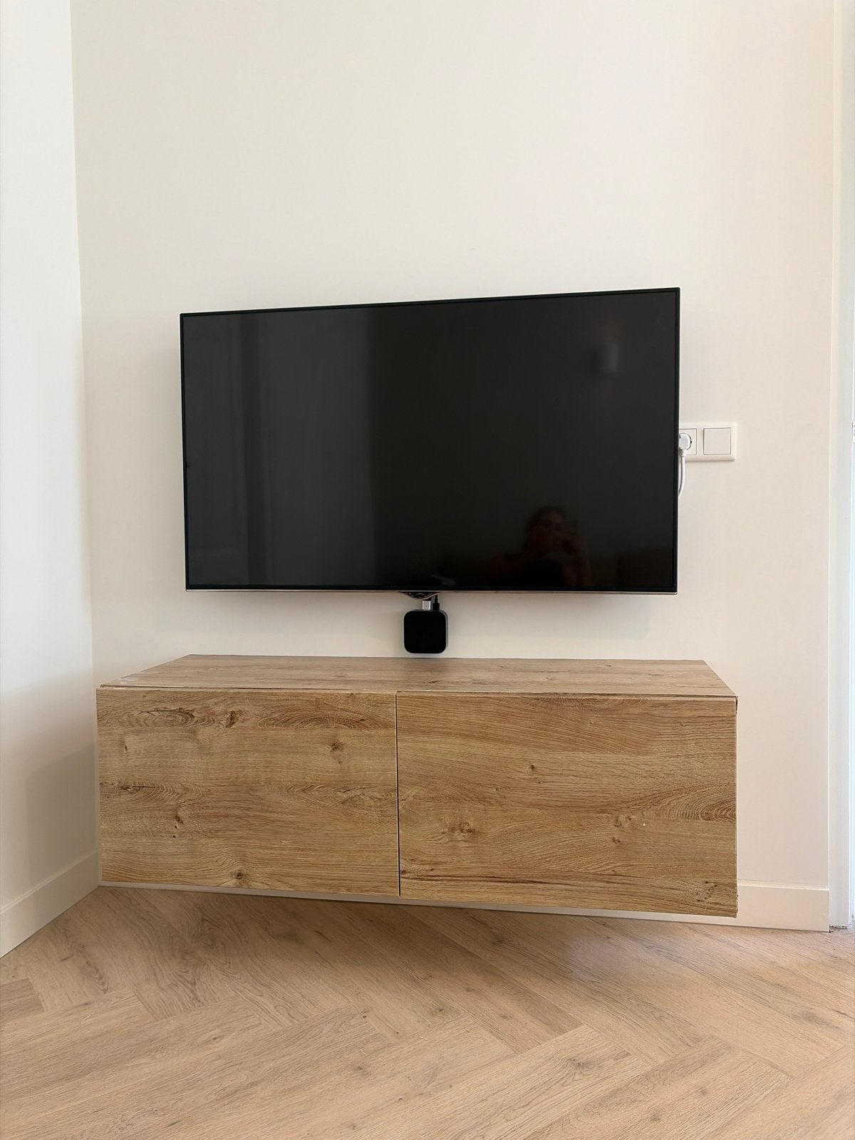 IKEA BESTÅ TV-meubel,, met plakfolie eikenpatroon, Ophalen, 100 tot 150 cm, Zo goed als nieuw, Minder dan 100 cm