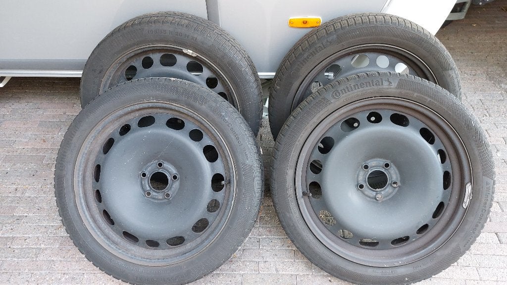 Winterbanden Continental met stalen velgen., Ophalen, Gebruikt, 15 inch, Banden en Velgen