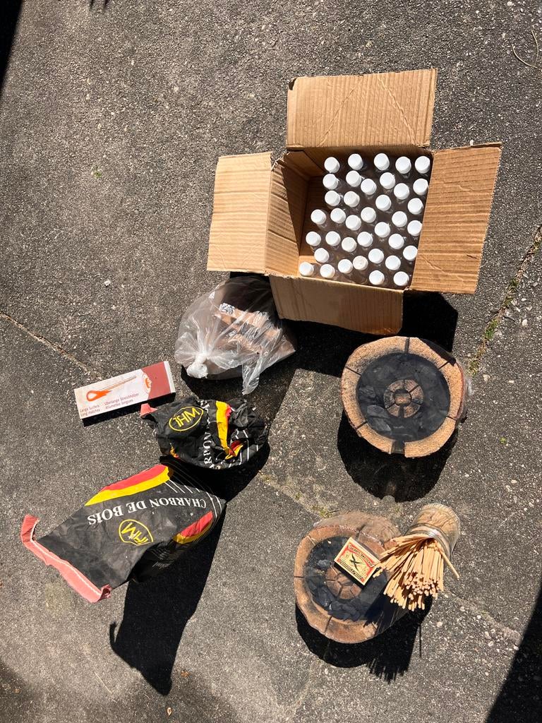 Barbecue-set met aanmaakflesjes, houtskool, aanmaakblokjes, Ophalen of Verzenden, Nieuw, Met accessoires