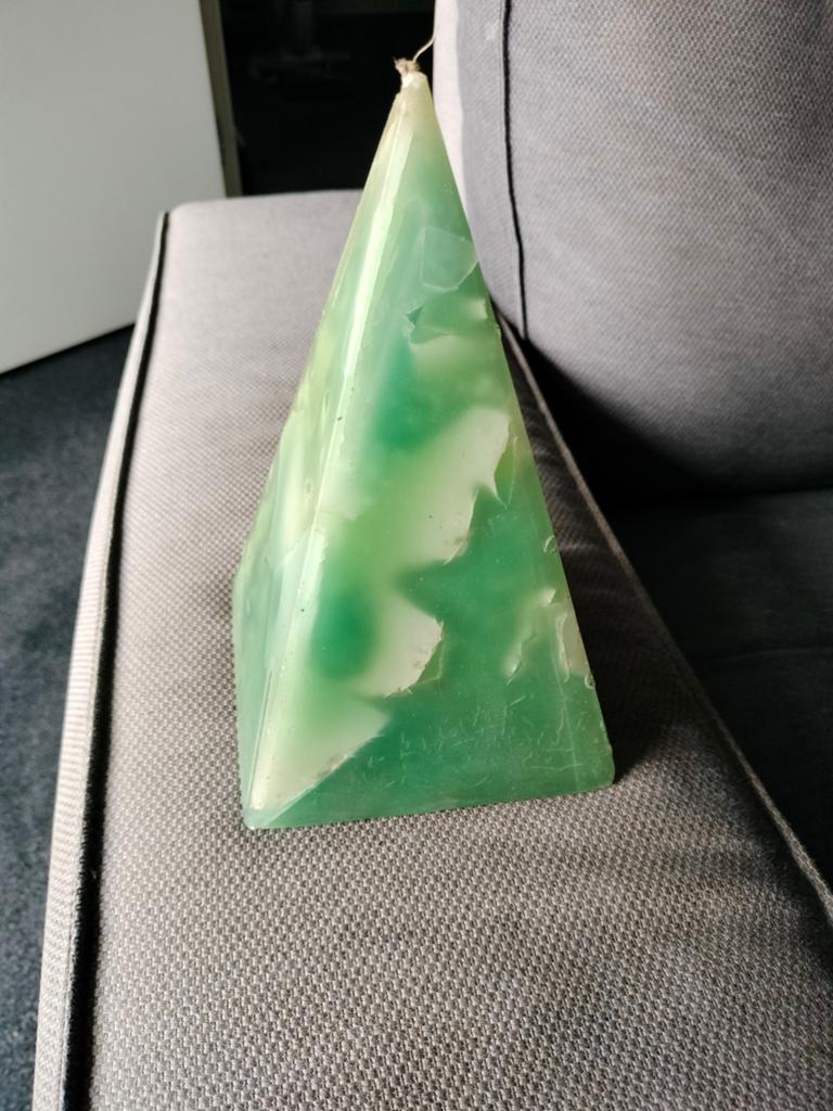 Geurkaars Eucalyptus in piramide vorm, Ophalen of Verzenden, Nieuw, Overige materialen, Minder dan 25 cm