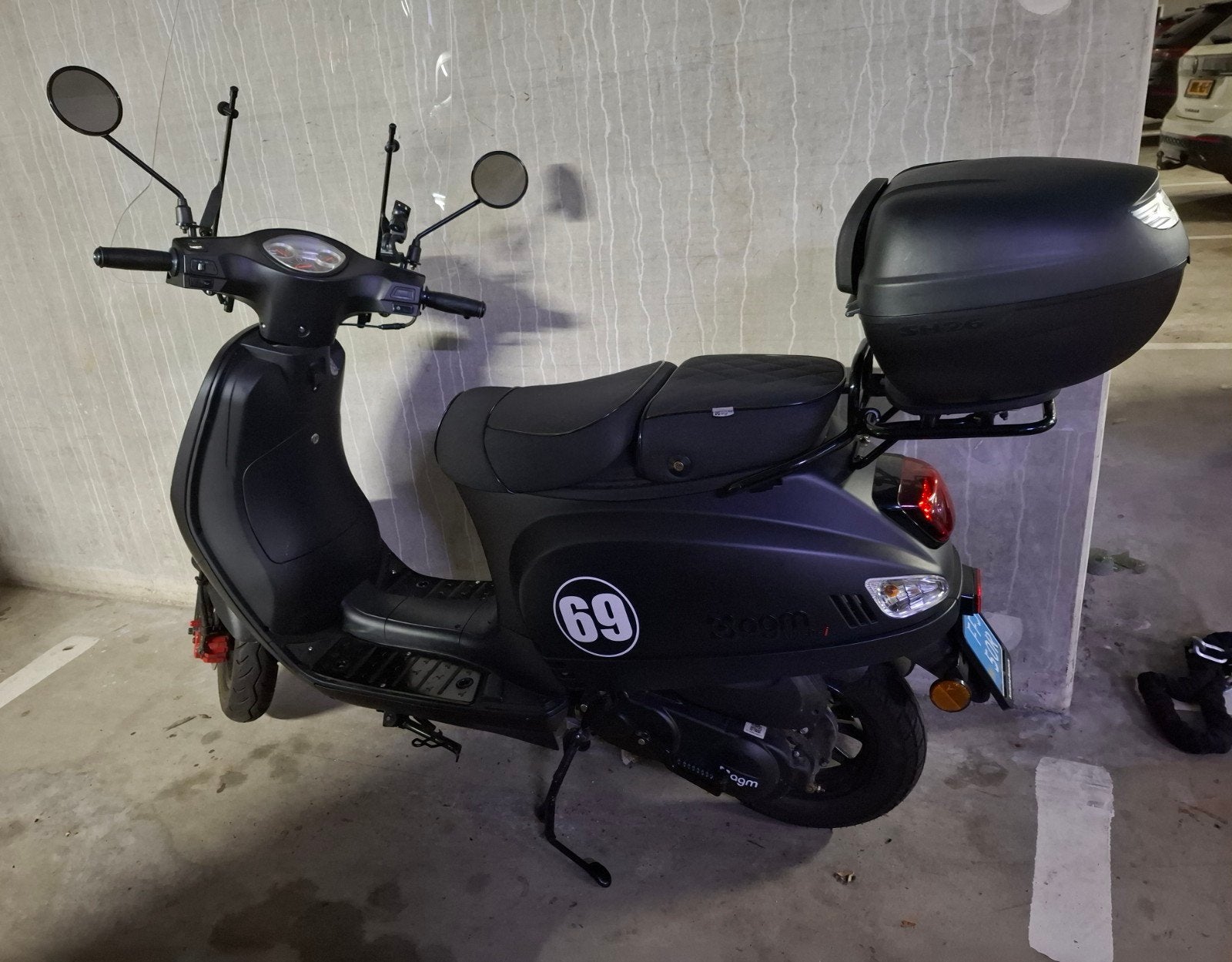 AGM  Scooter mat Antaciet 25 km, Ophalen, Zo goed als nieuw, Benzine, Overige merken