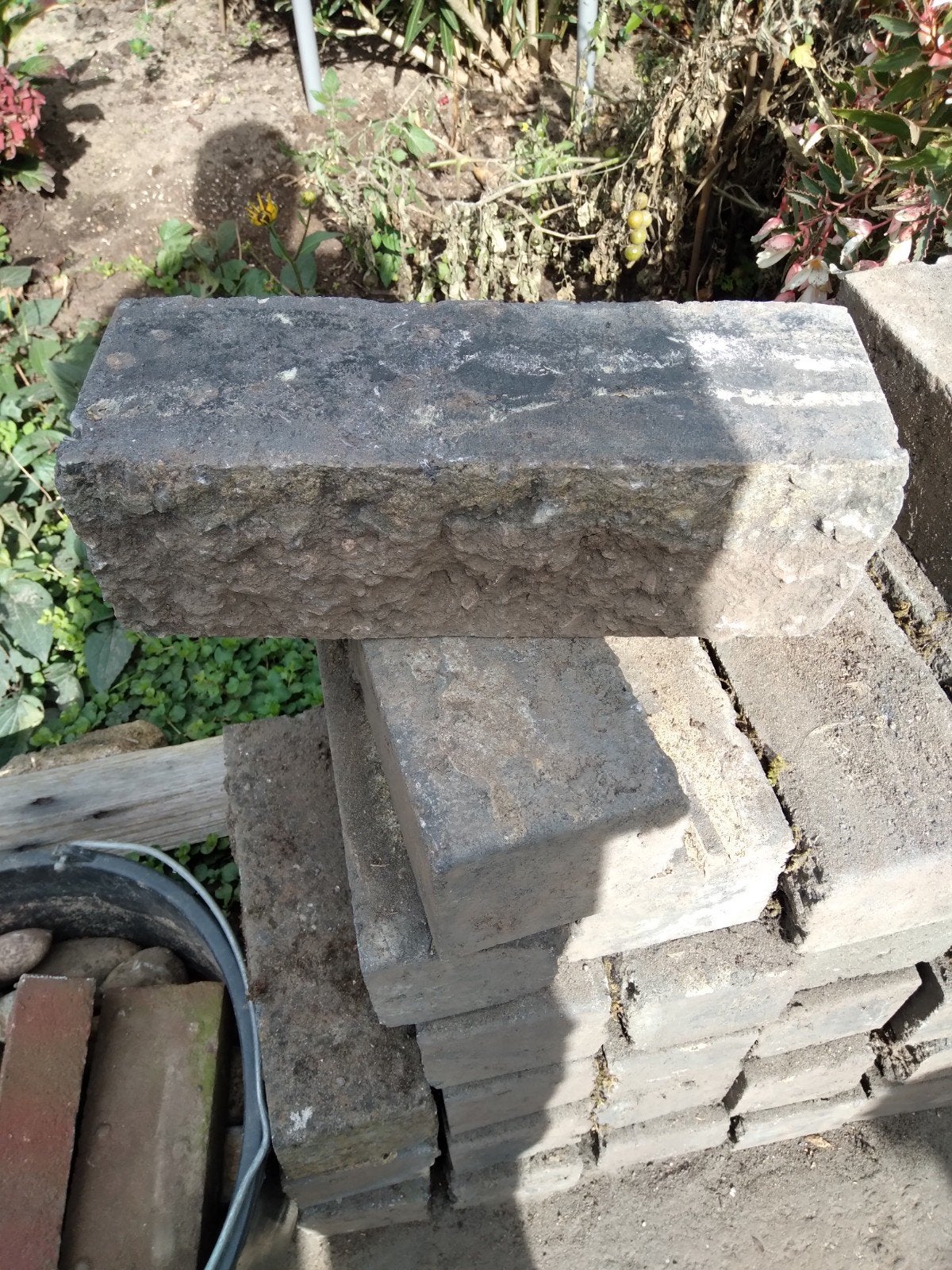 80 gebruikte betonblokken 30x10x10 cm, Ophalen of Verzenden, Gebruikt, Beton