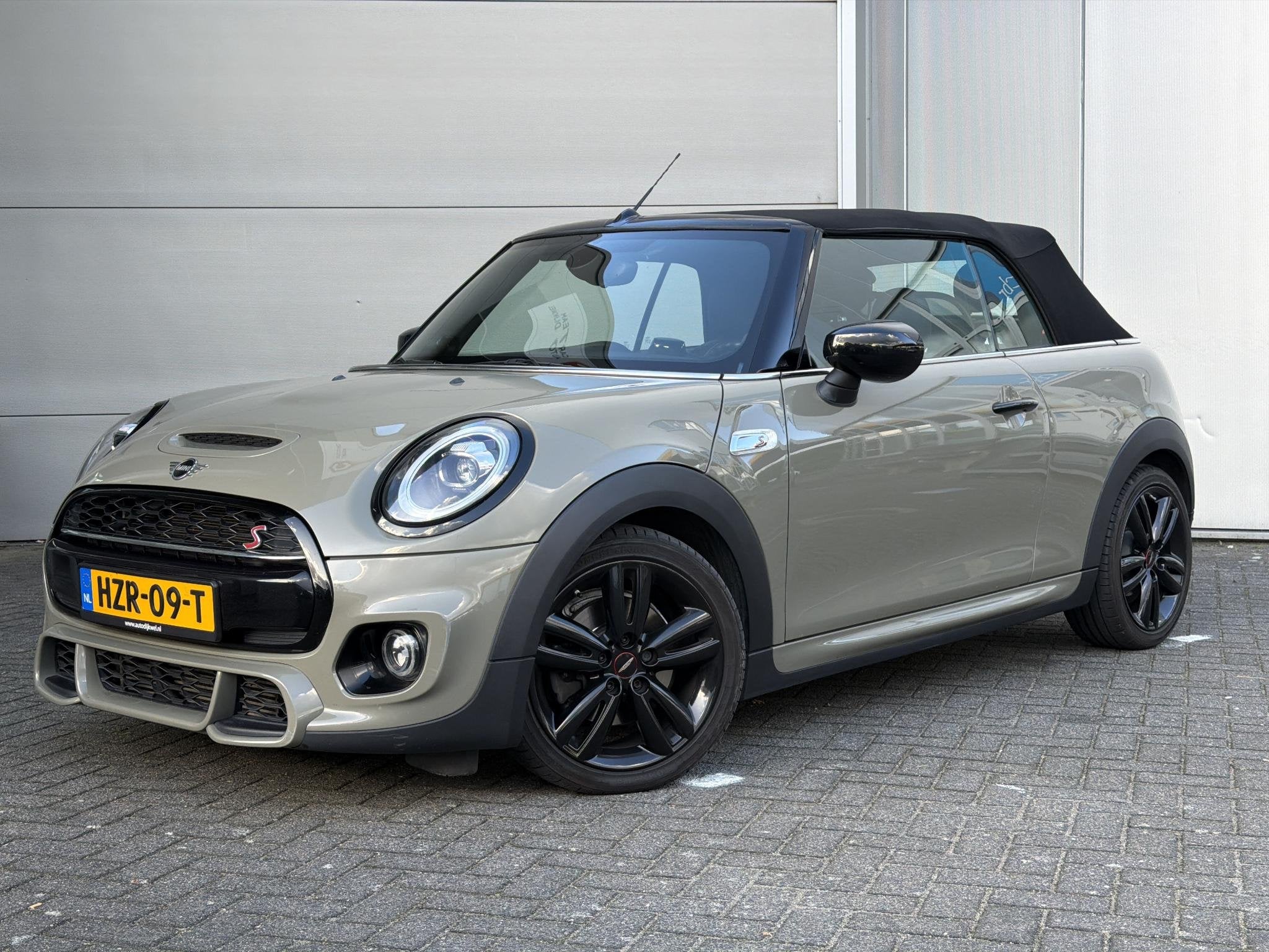 MINI Cabrio 2.0 Cooper S VERKOCHT, 1998 cc, Parkeerassistent, Gebruikt, Cabriolet